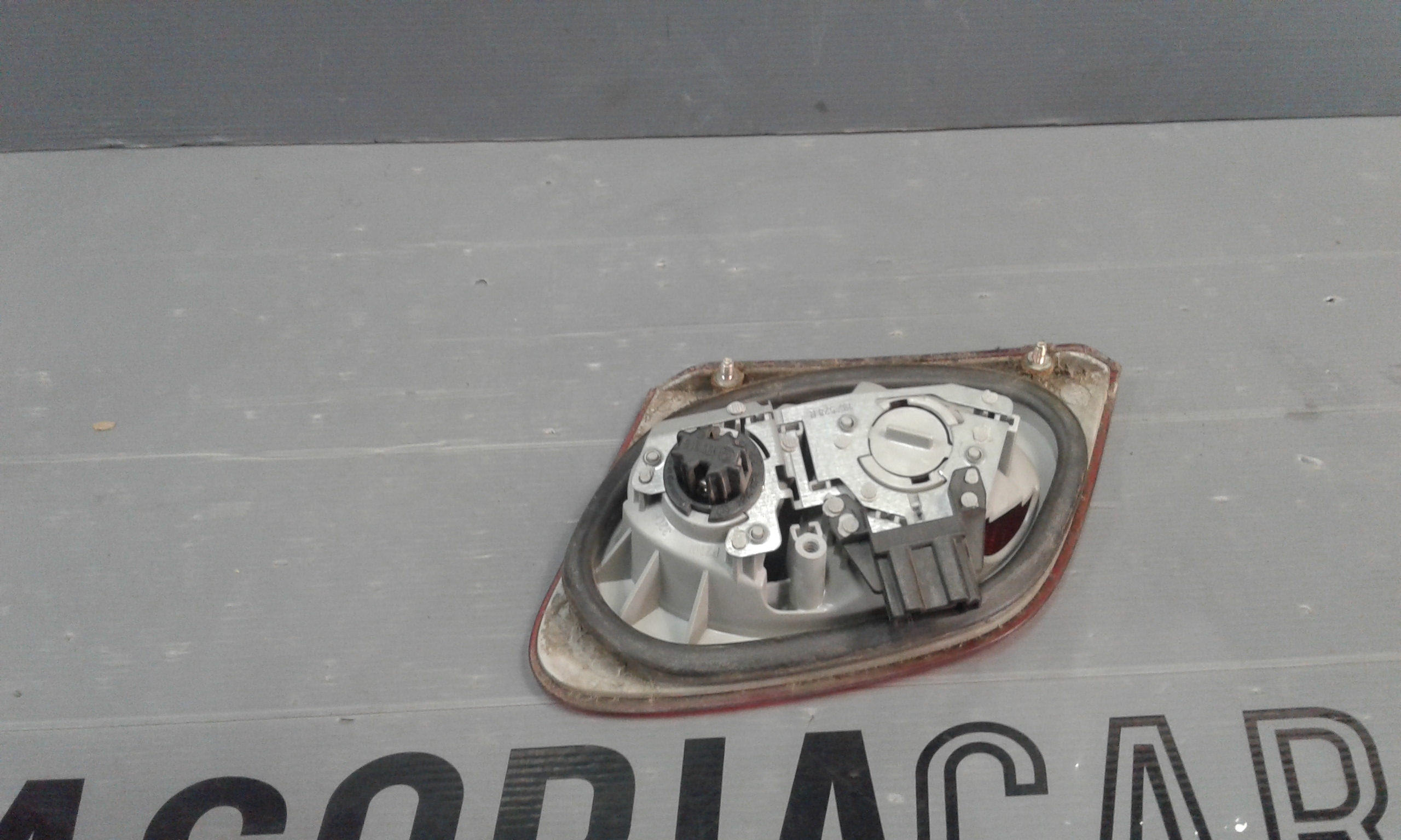 Stop Posteriore Destro Integrato nel Portello MERCEDES Classe E Berlina W210