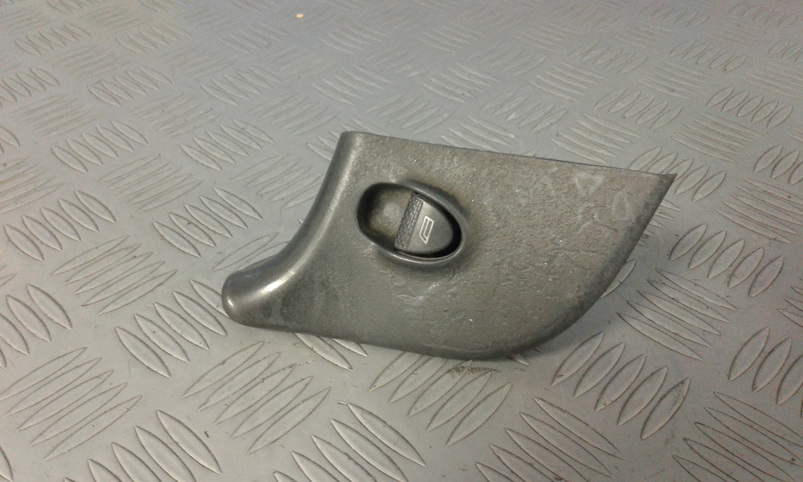 Pulsantiera Anteriore Destra Passeggero FIAT Brava Berlina