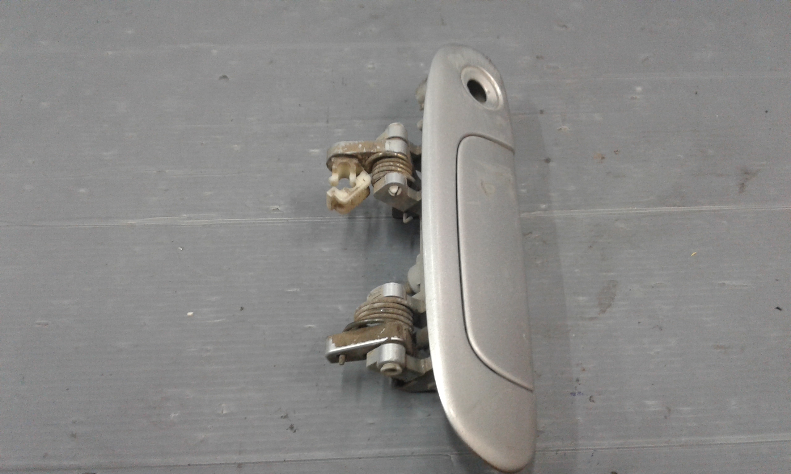 Maniglia esterna Anteriore Sinistra MAZDA Premacy 1 Serie