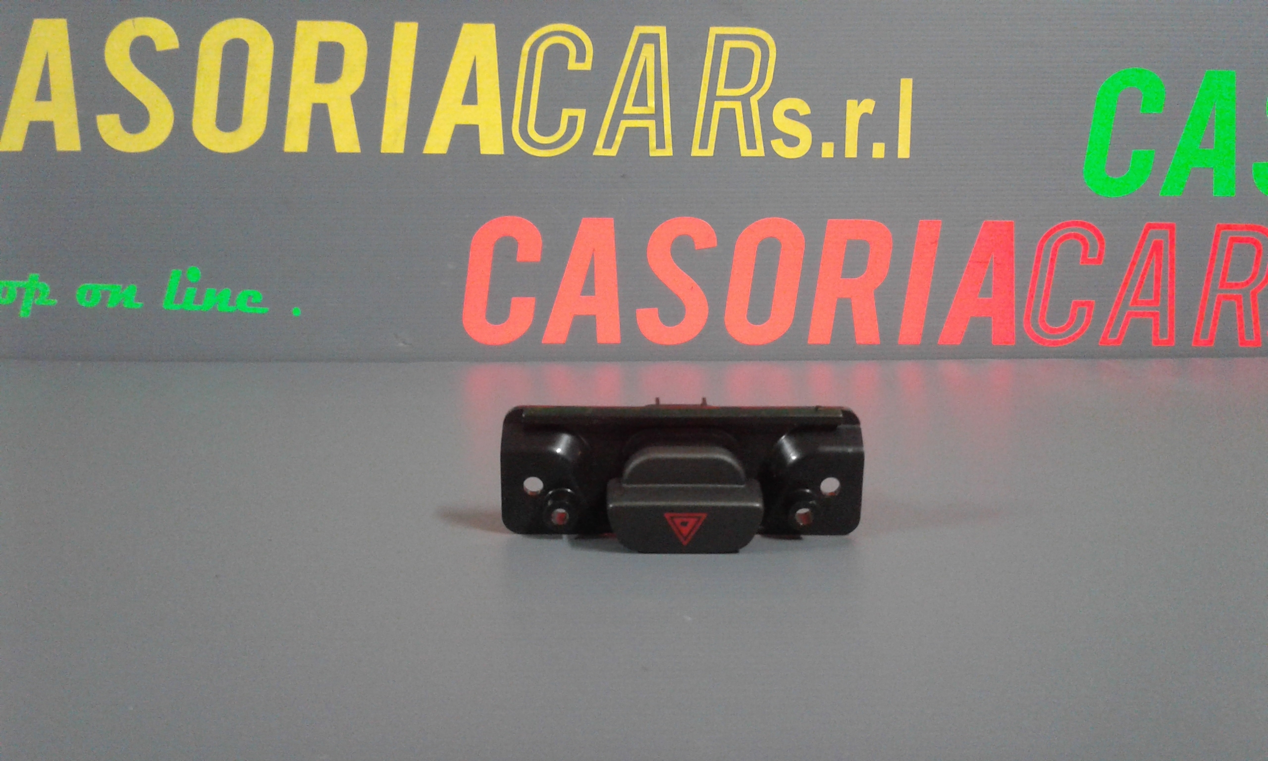 Pulsante luci di emergenza FORD Fiesta 5 Serie