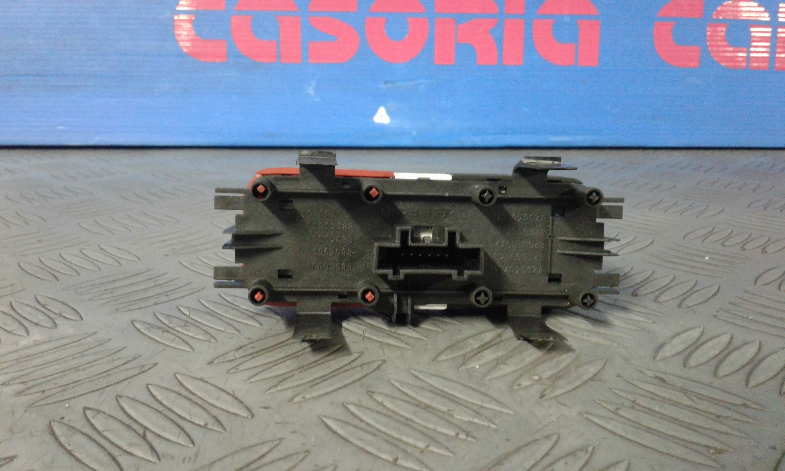 Pulsante luci di emergenza RENAULT Scenic 3 Serie