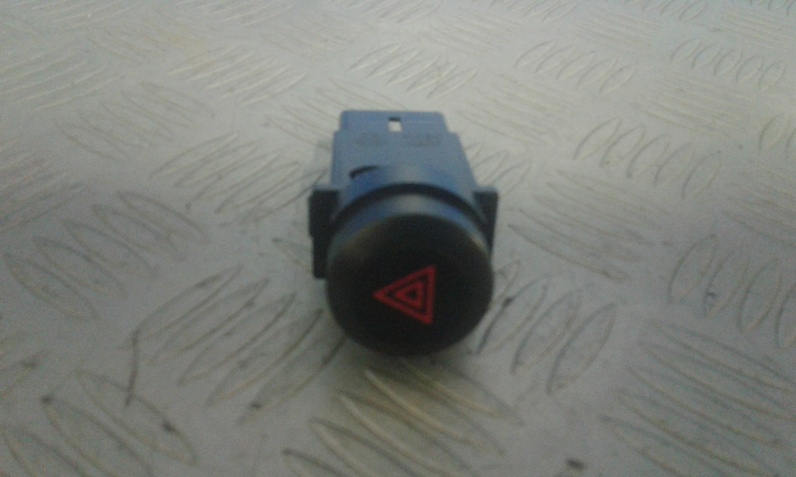 Pulsante luci di emergenza KIA Sorento 1 Serie