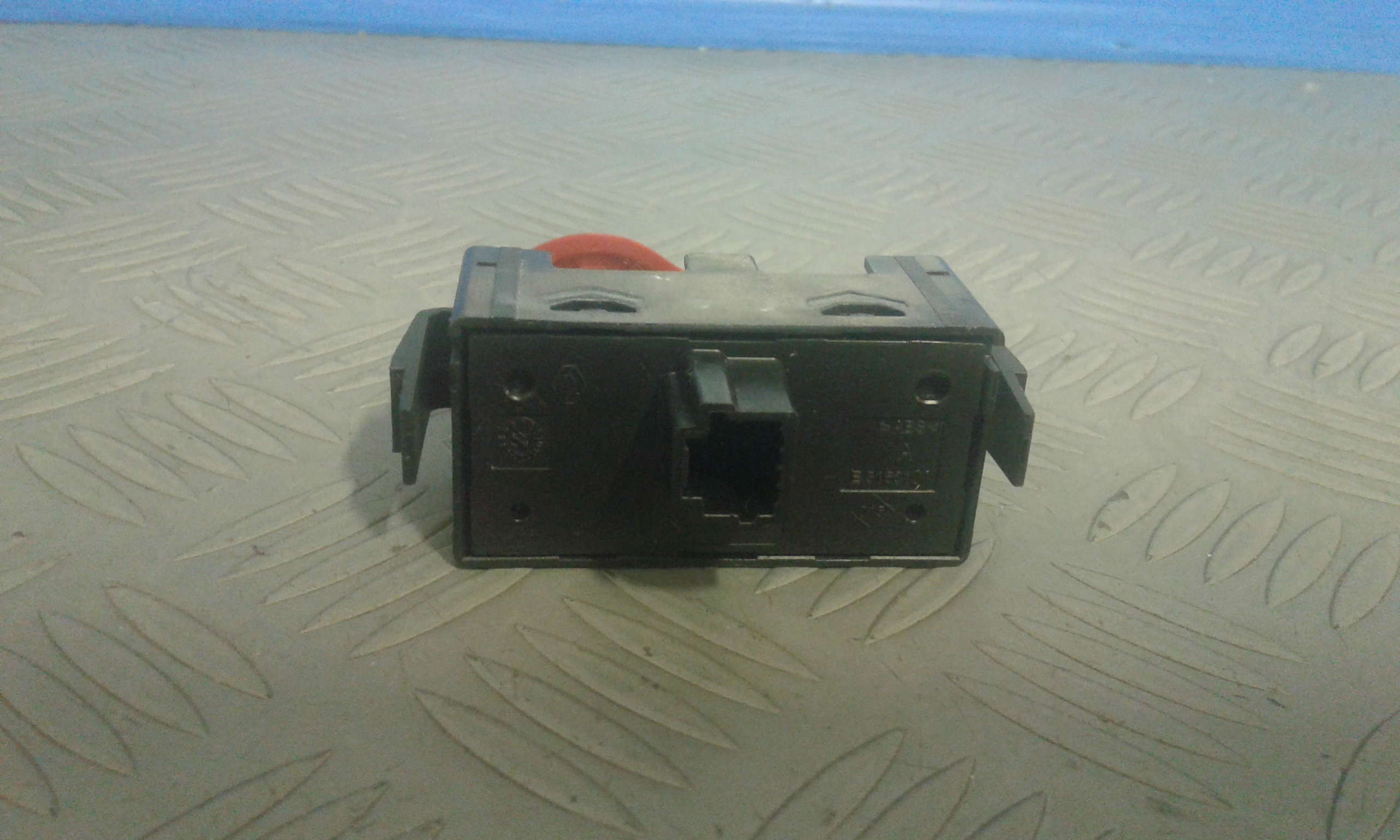 Pulsante luci di emergenza RENAULT Clio 5