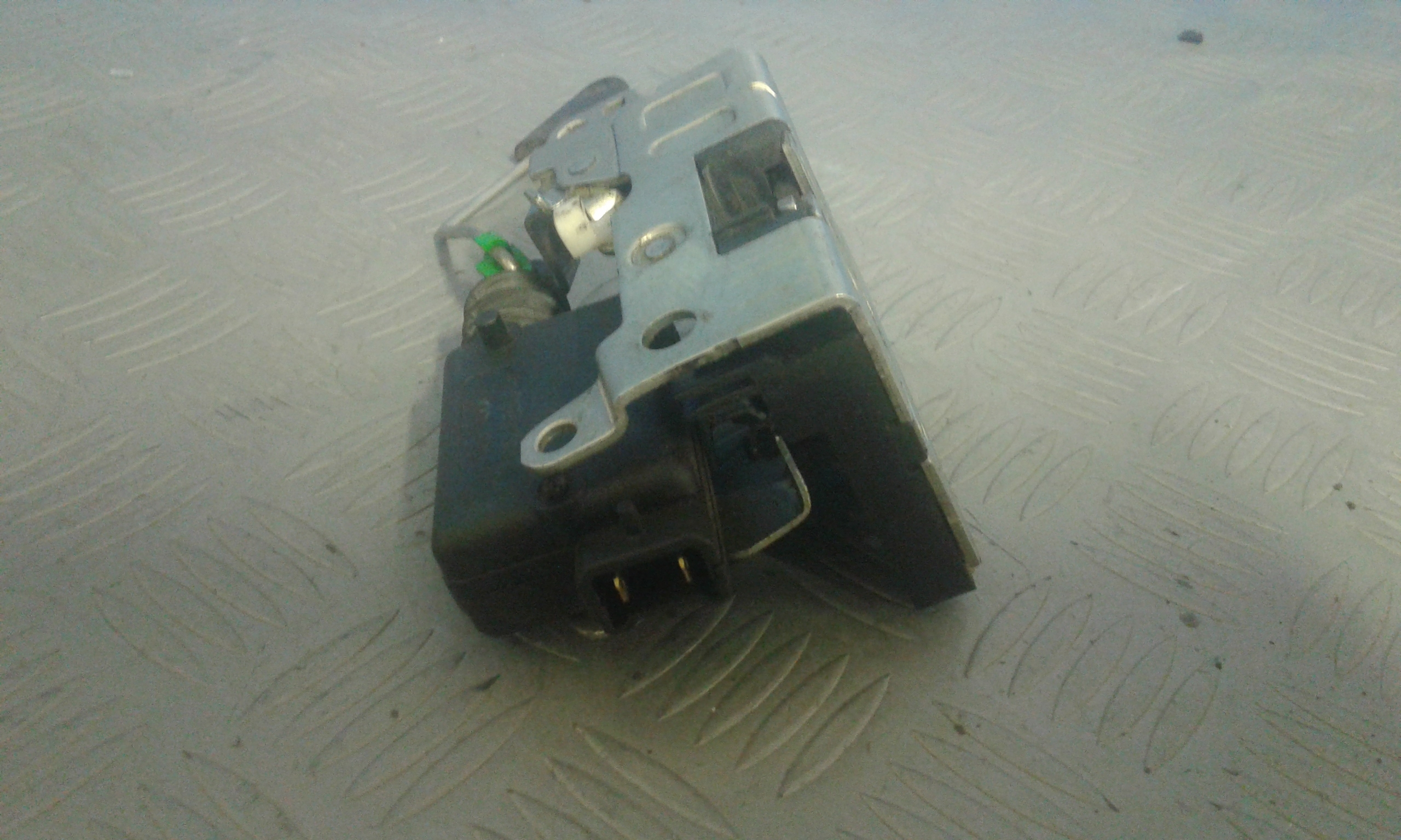 Serratura Anteriore Destra IVECO Daily 4 Serie