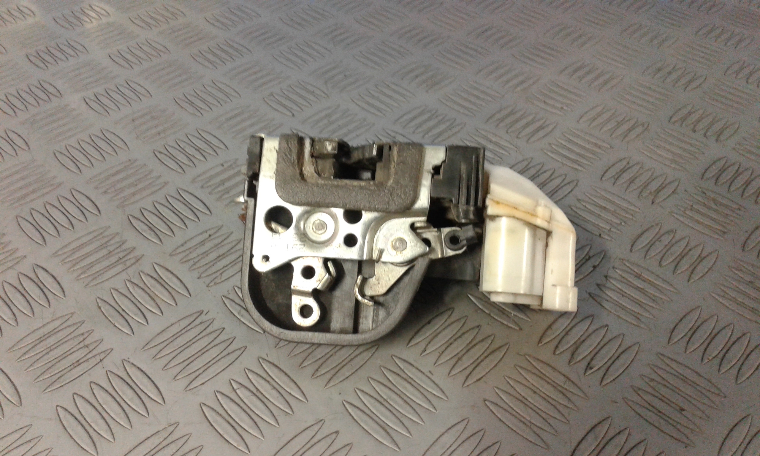 Serratura Anteriore Destra ALFA ROMEO 147 1  Serie