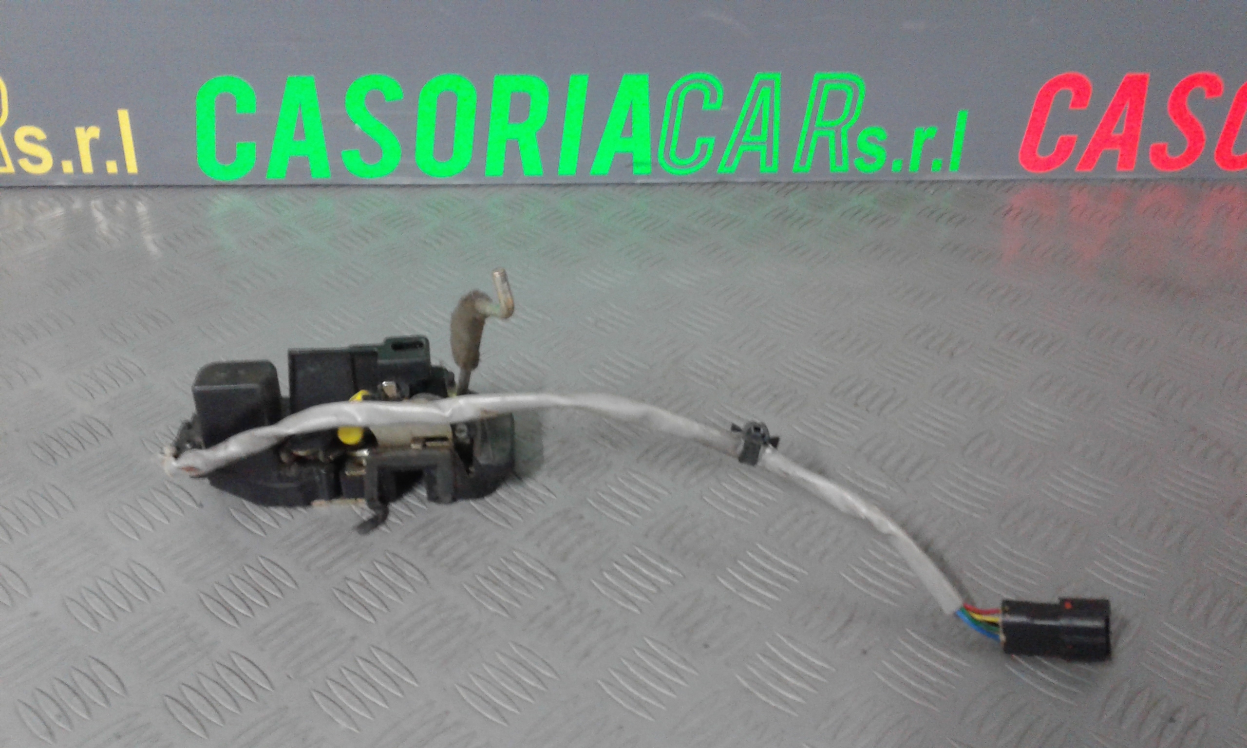 Serratura Anteriore Destra KIA Carens 1 Serie