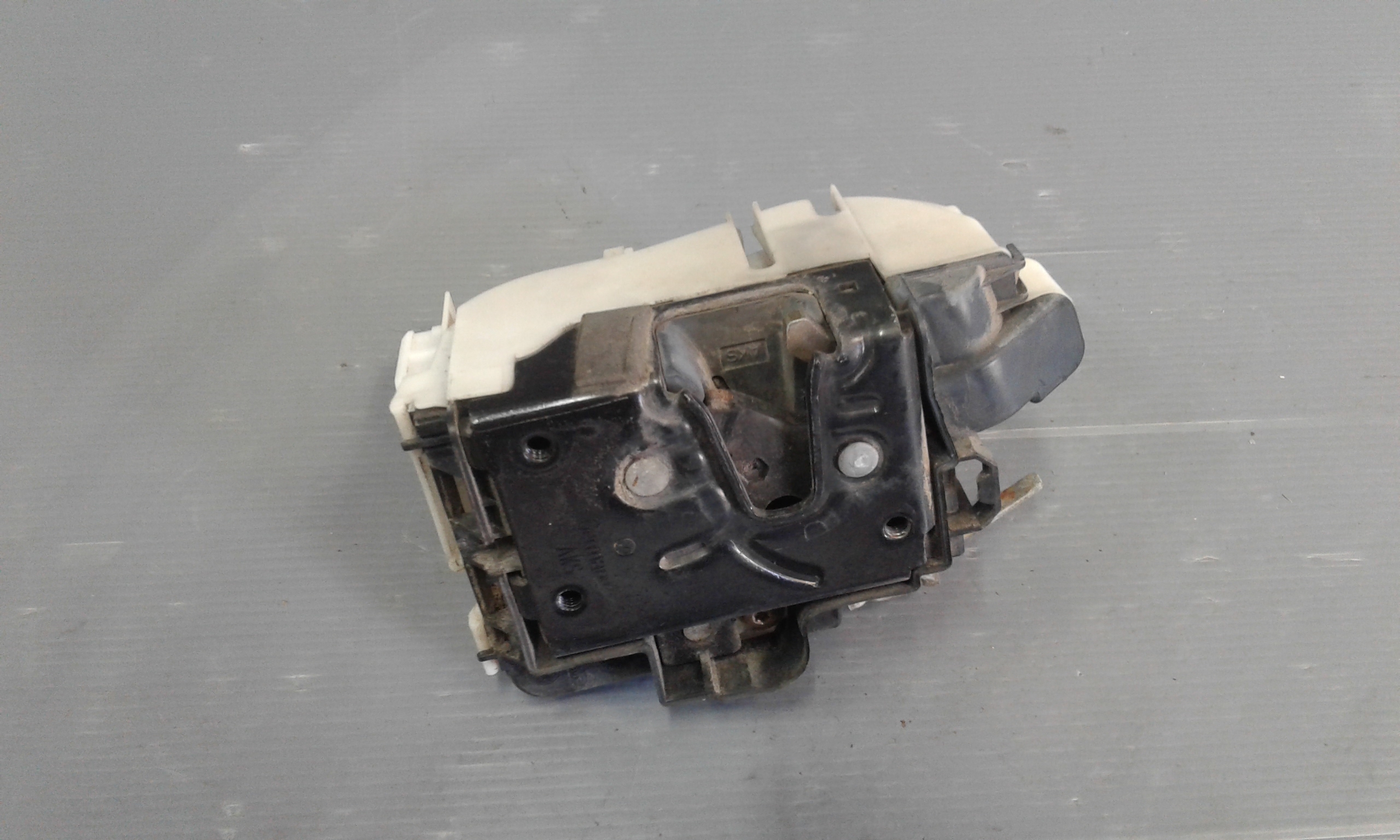 Serratura Anteriore Destra VOLKSWAGEN Caddy 2 Serie