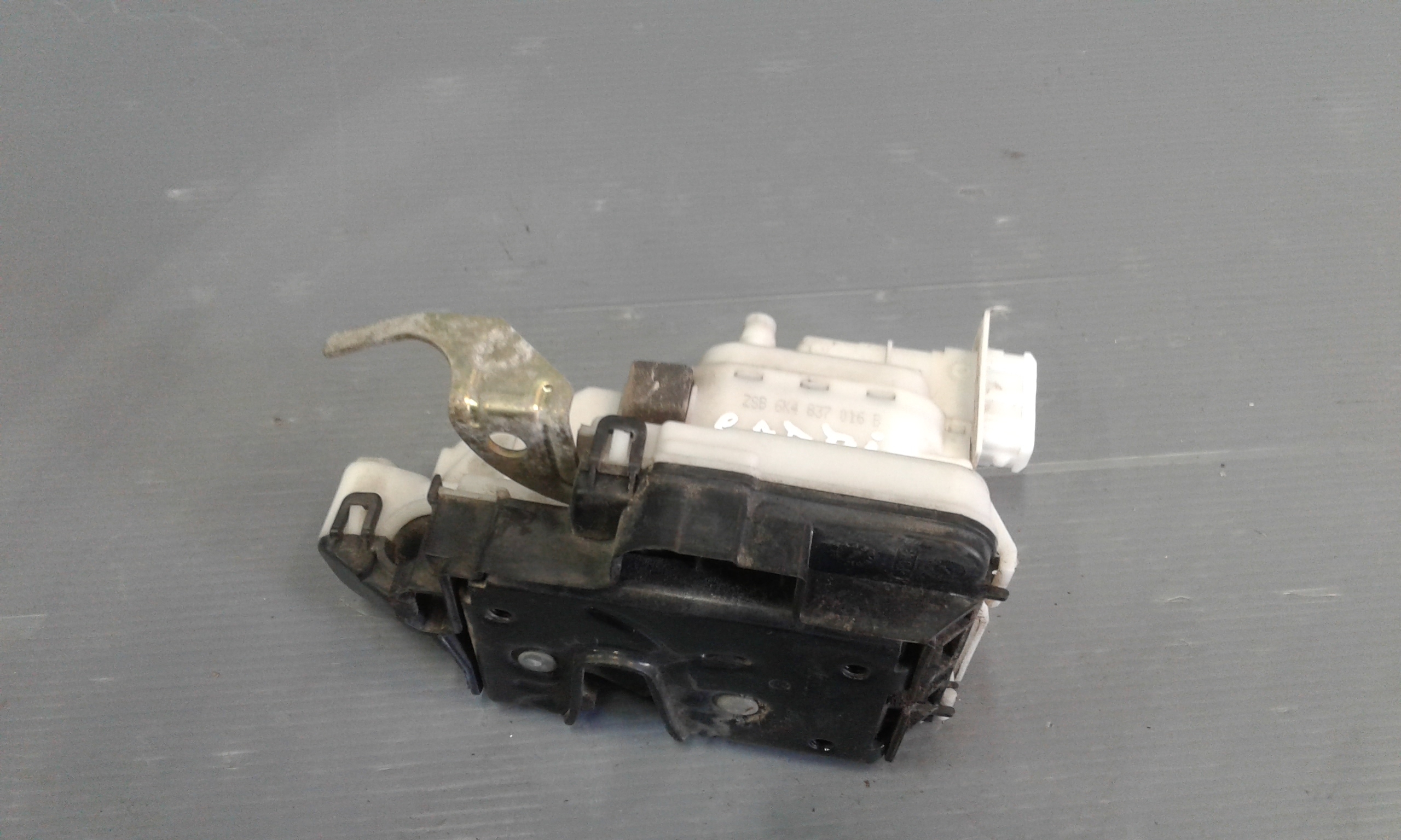 Serratura Anteriore Destra VOLKSWAGEN Caddy 2 Serie