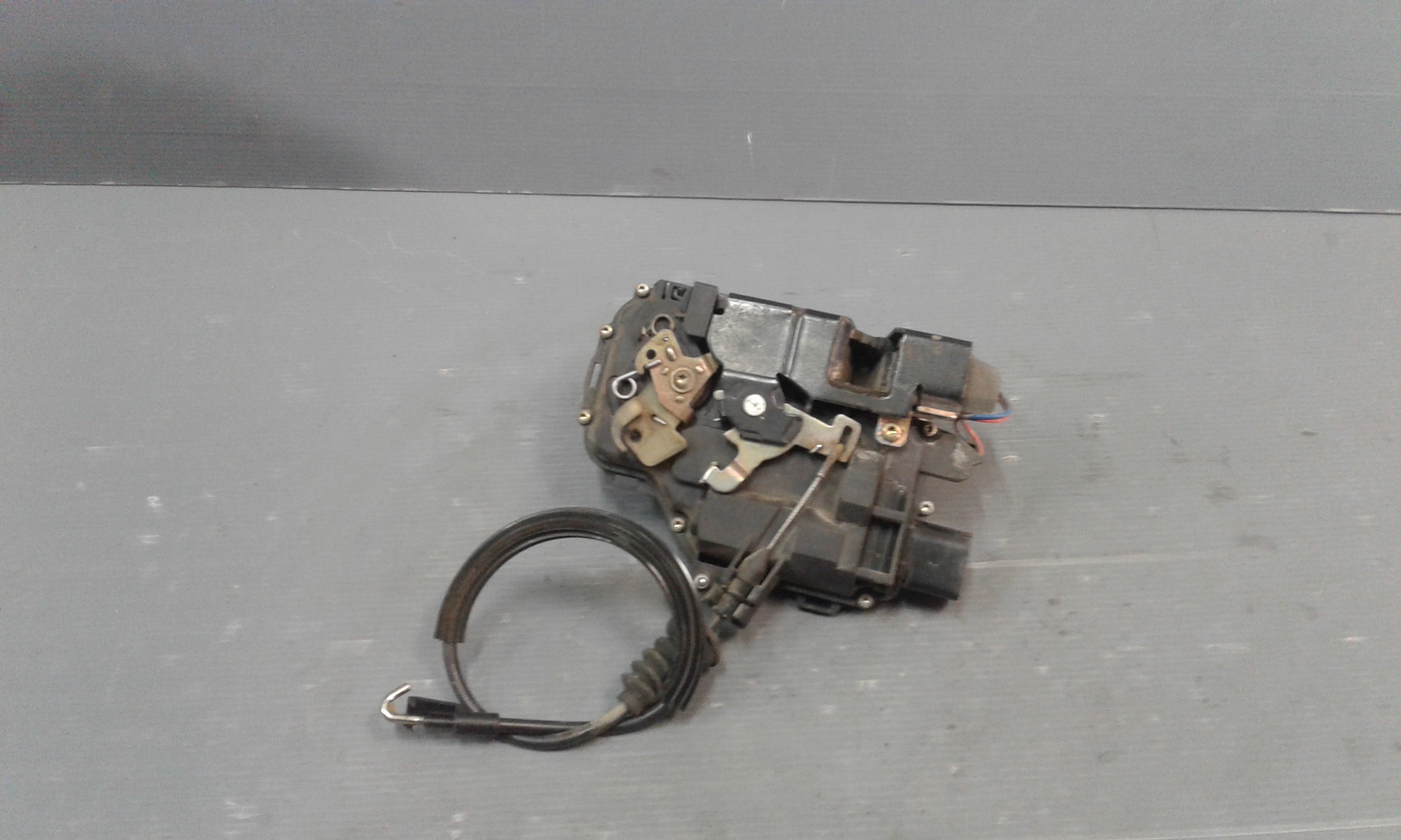 Serratura Anteriore Destra VOLKSWAGEN Golf 4 Berlina