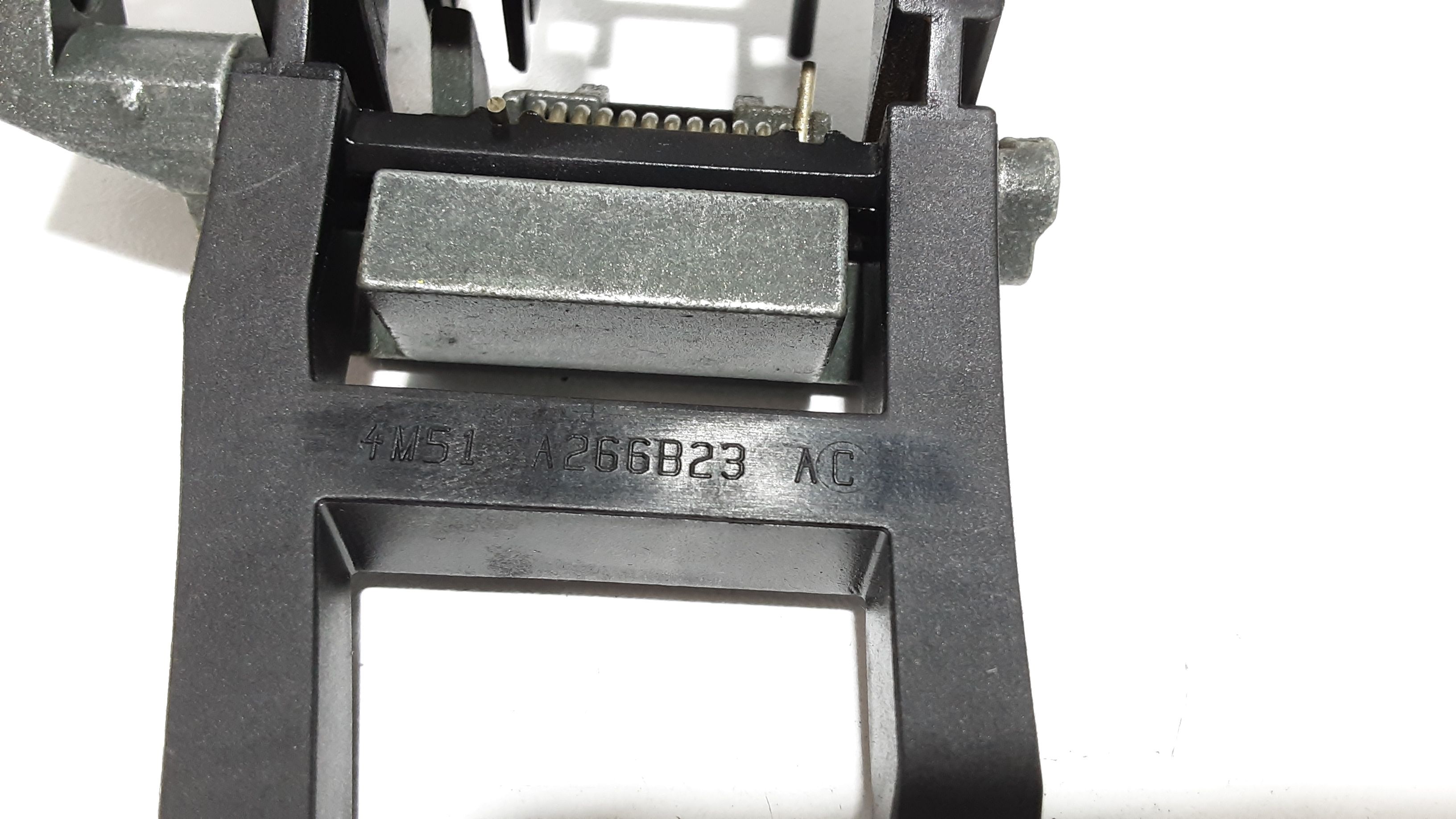 Supporto maniglia posteriore destra FORD Focus S. Wagon 3 Serie