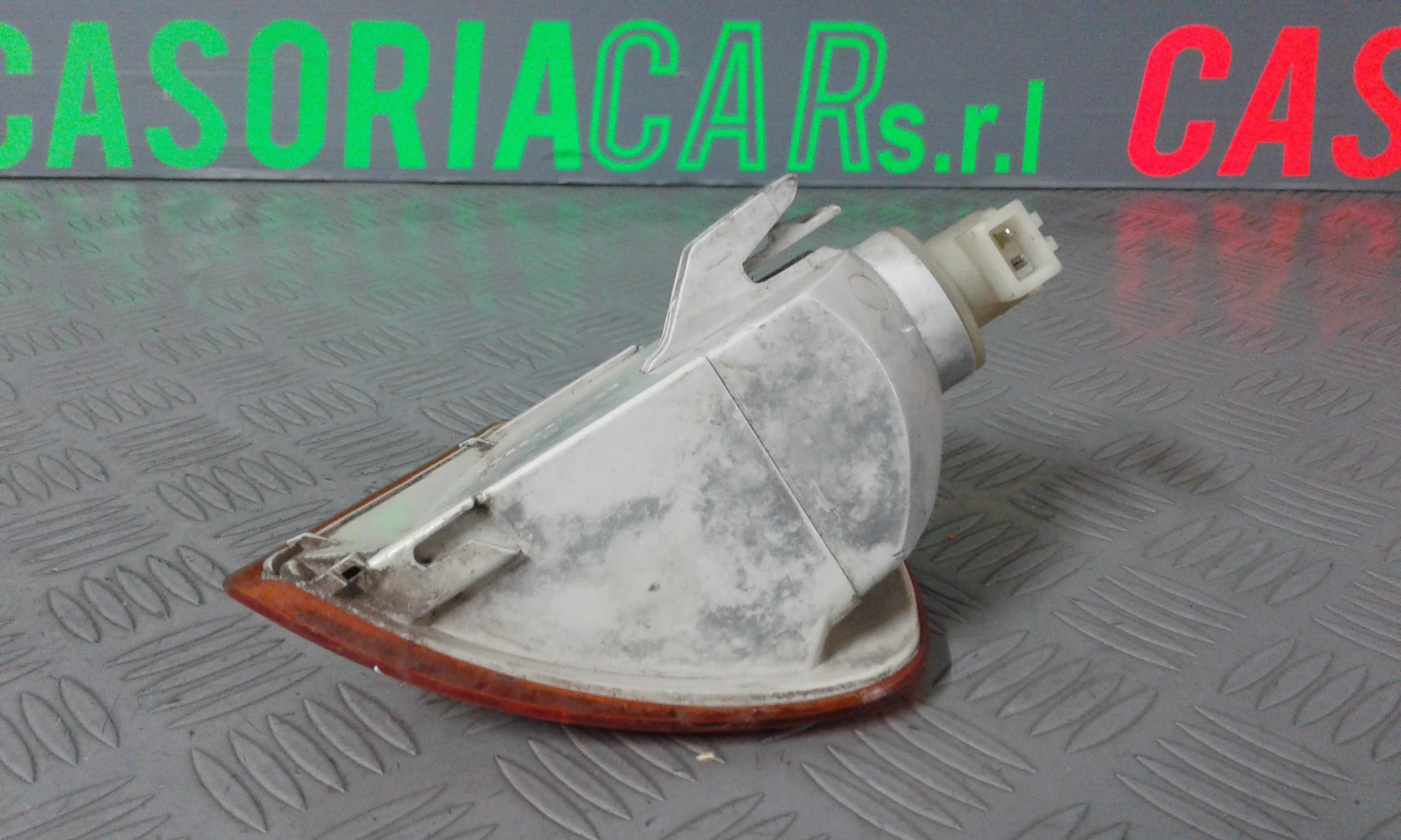 Freccia DX lato passeggero VOLKSWAGEN Caddy 2 Serie