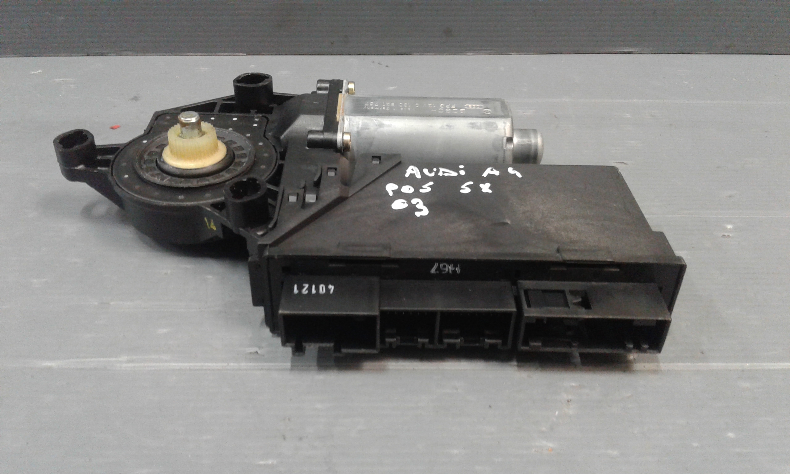 Motorino Alzavetro posteriore Sinistro AUDI A4 Berlina 2 Serie