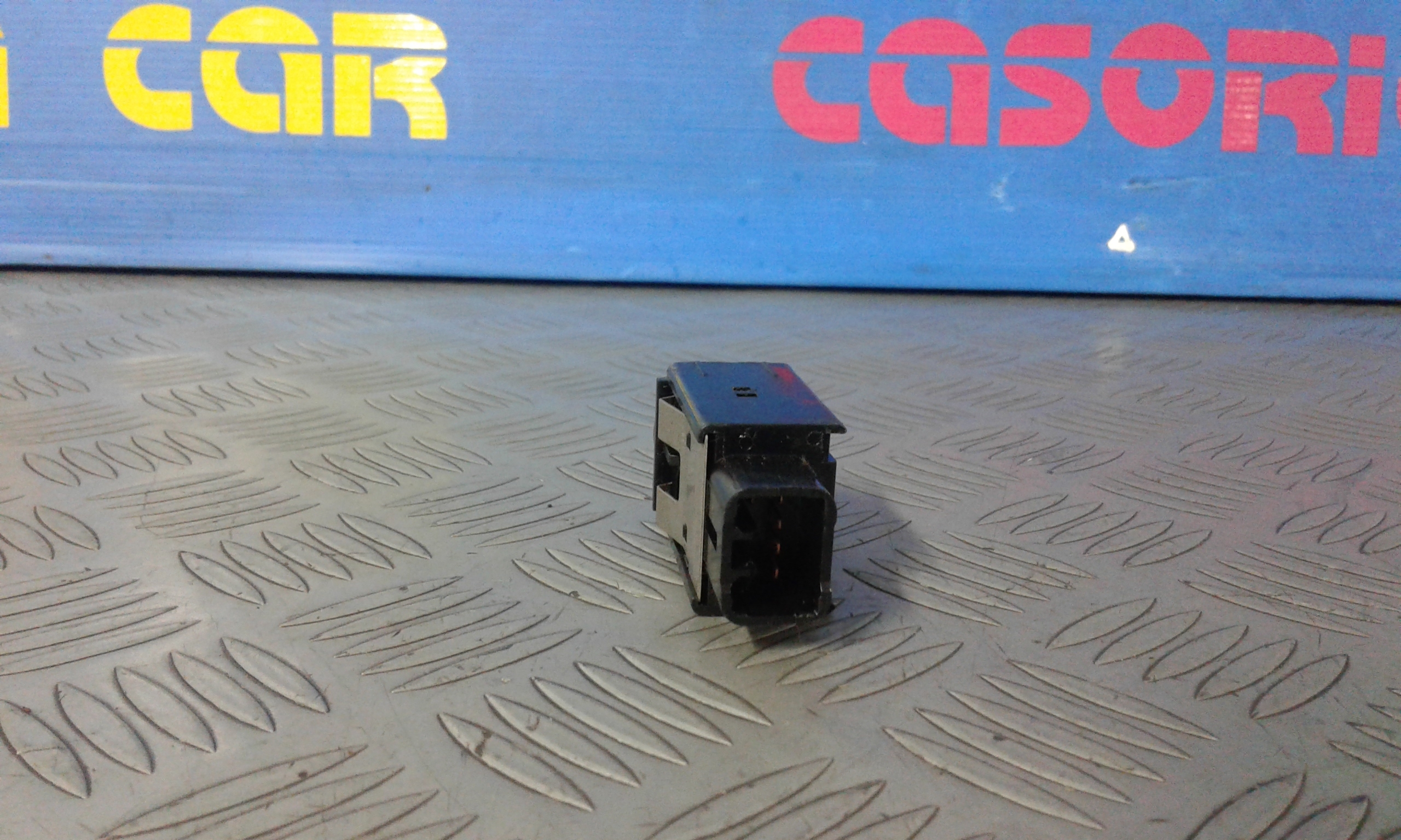 Pulsante TATA Indigo 1  Serie