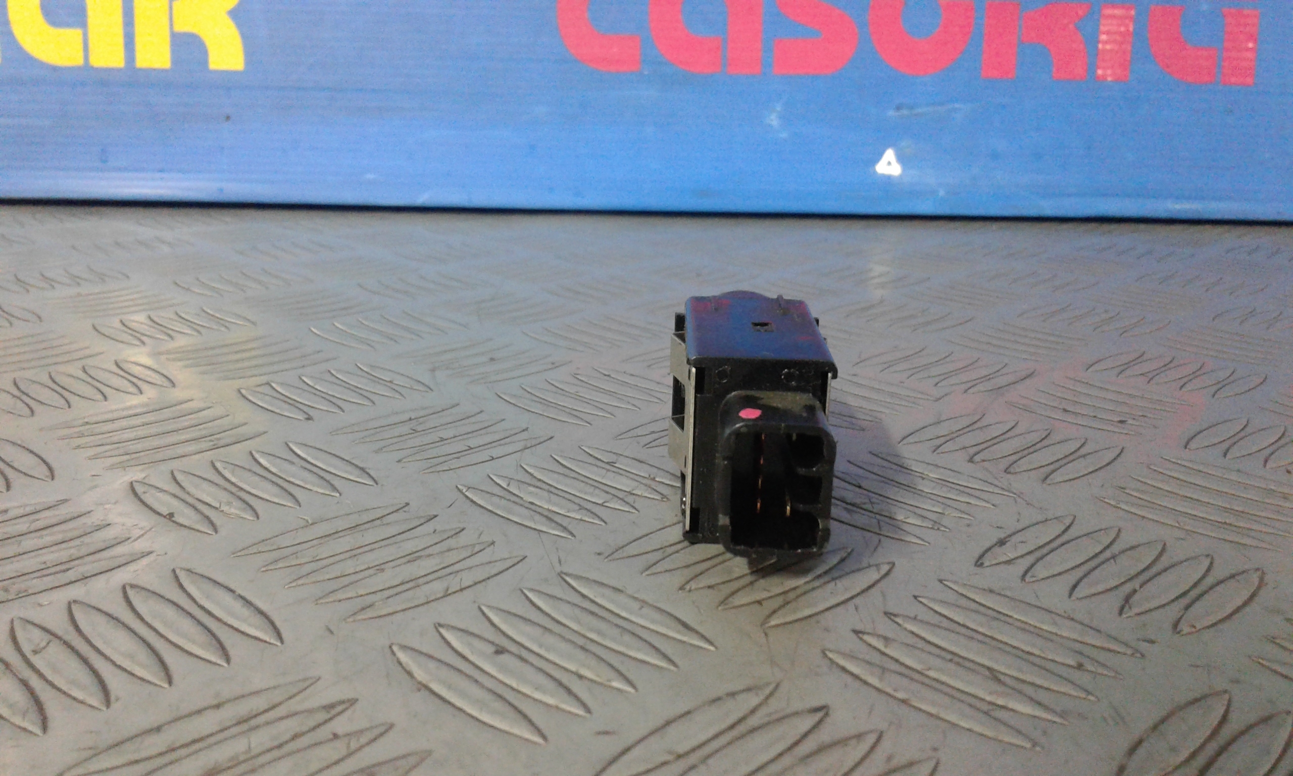 Pulsante TATA Indigo 1  Serie