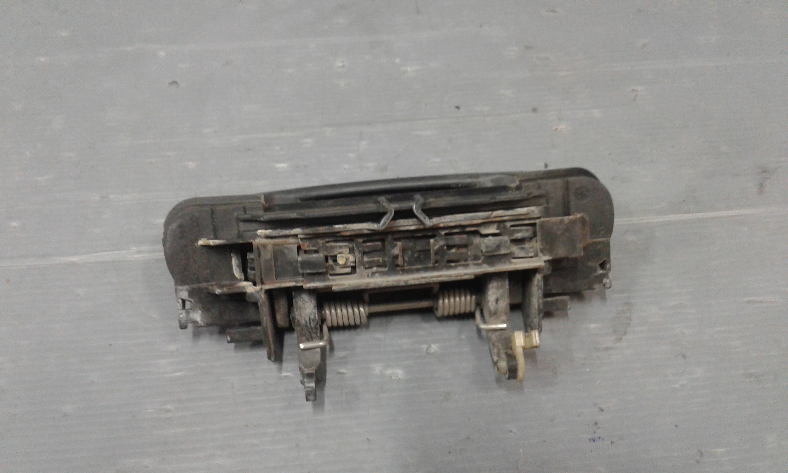 Maniglia esterna Posteriore Sinistra AUDI A4 Berlina 2 Serie