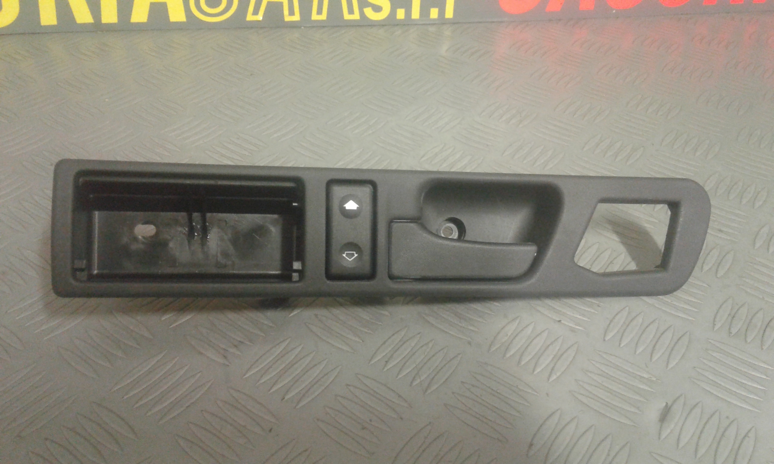 Pulsantiera Posteriore Sinistra BMW Serie 5 E34 Touring