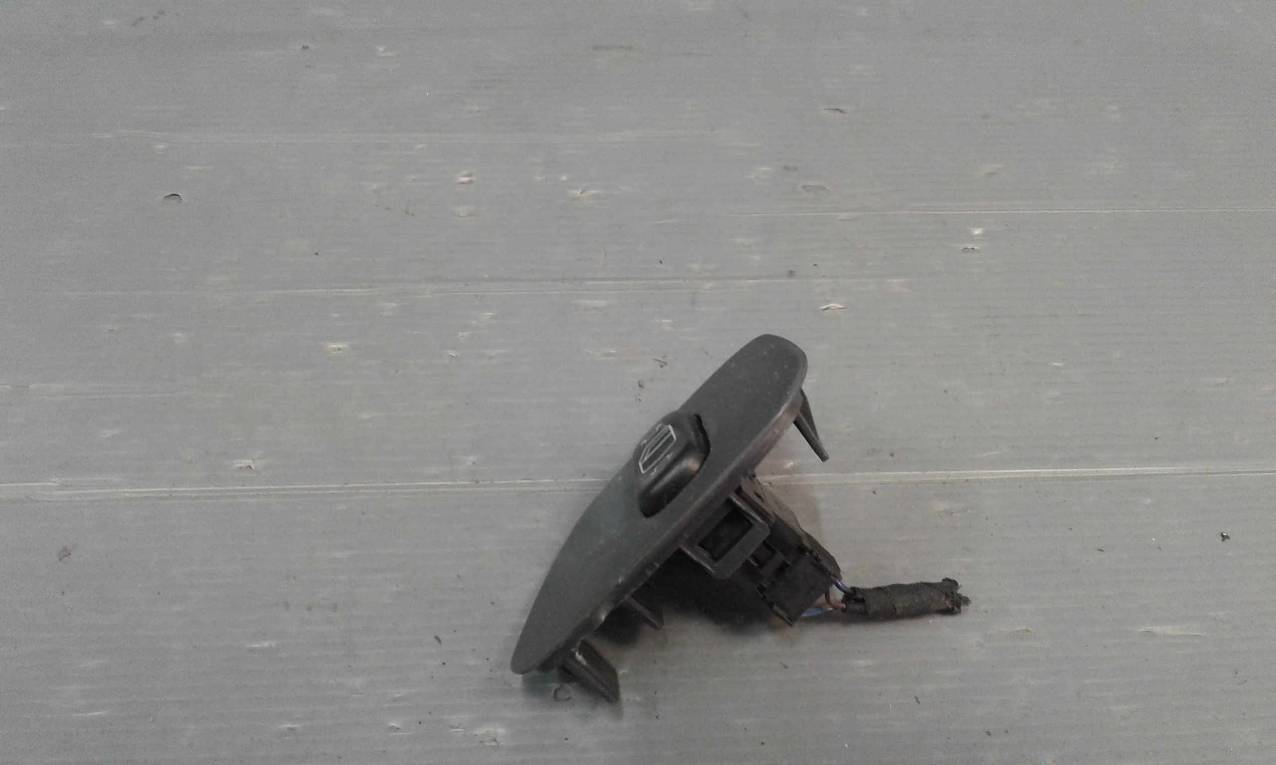 Pulsantiera Posteriore Sinistra MERCEDES Classe E Berlina W210