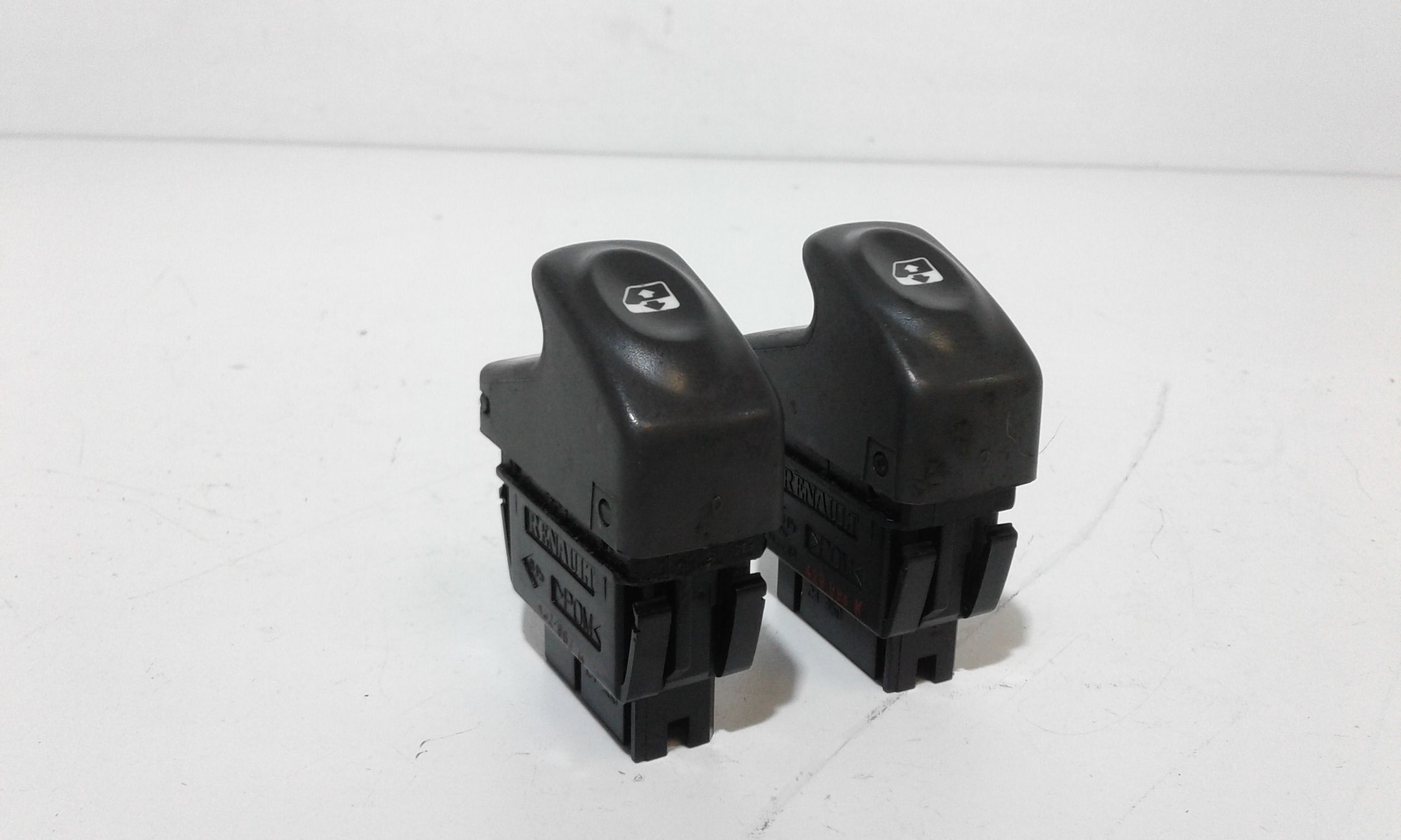 Pulsantiera Anteriore Sinistra Guida RENAULT Clio Serie (01>05)