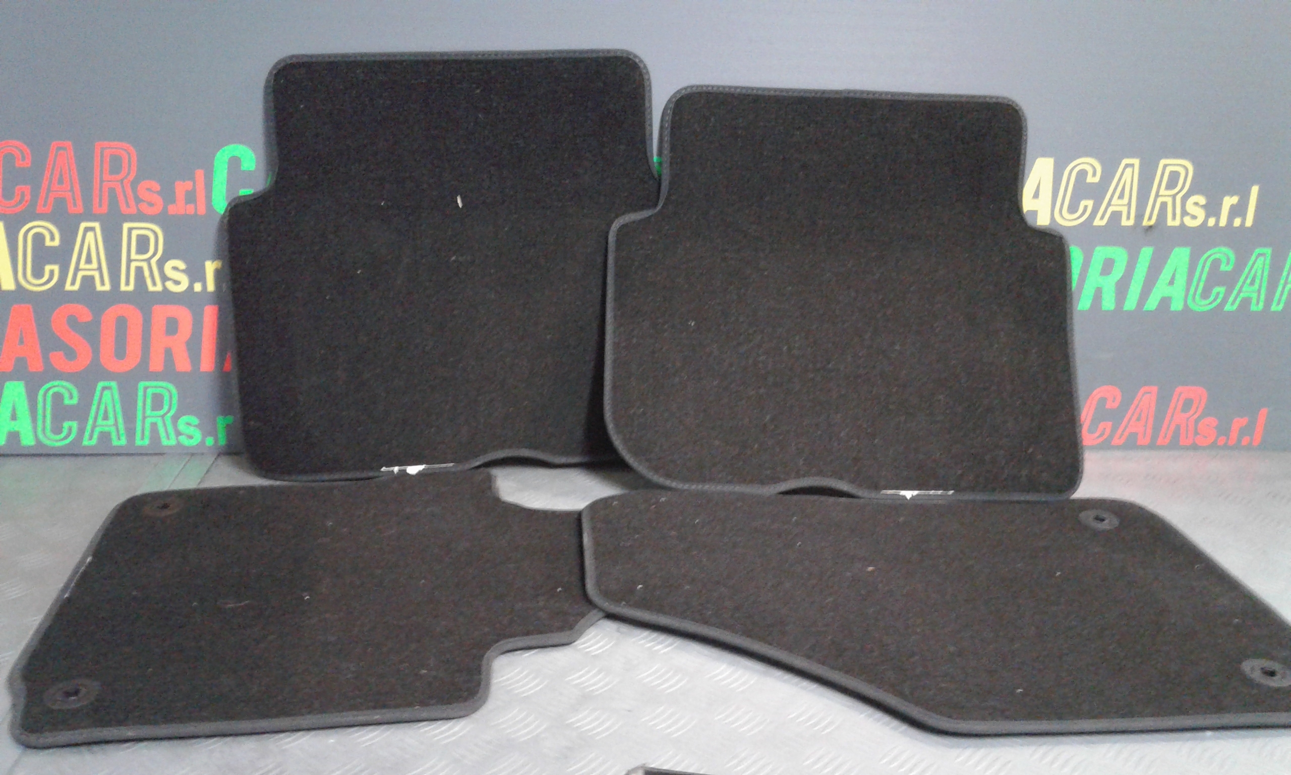 Tappetini originali VOLKSWAGEN Touran 3 Serie