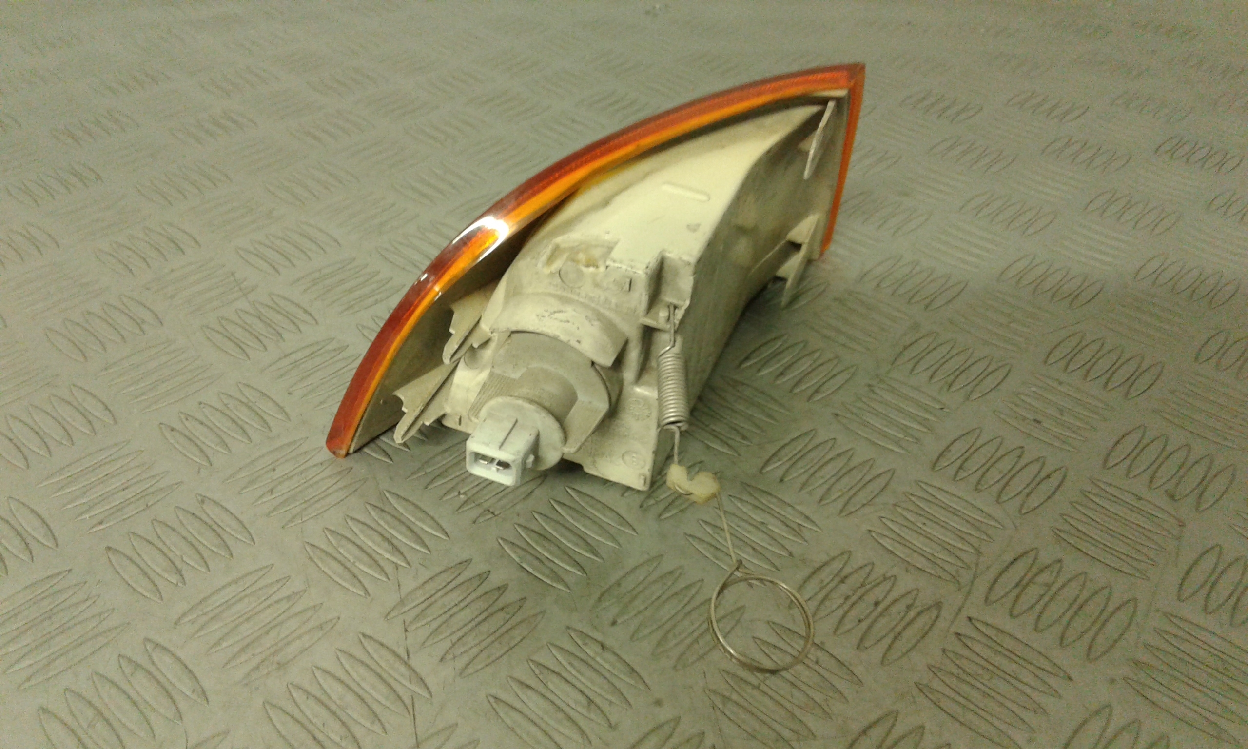 Freccia SX parafango FIAT Punto Berlina 3P