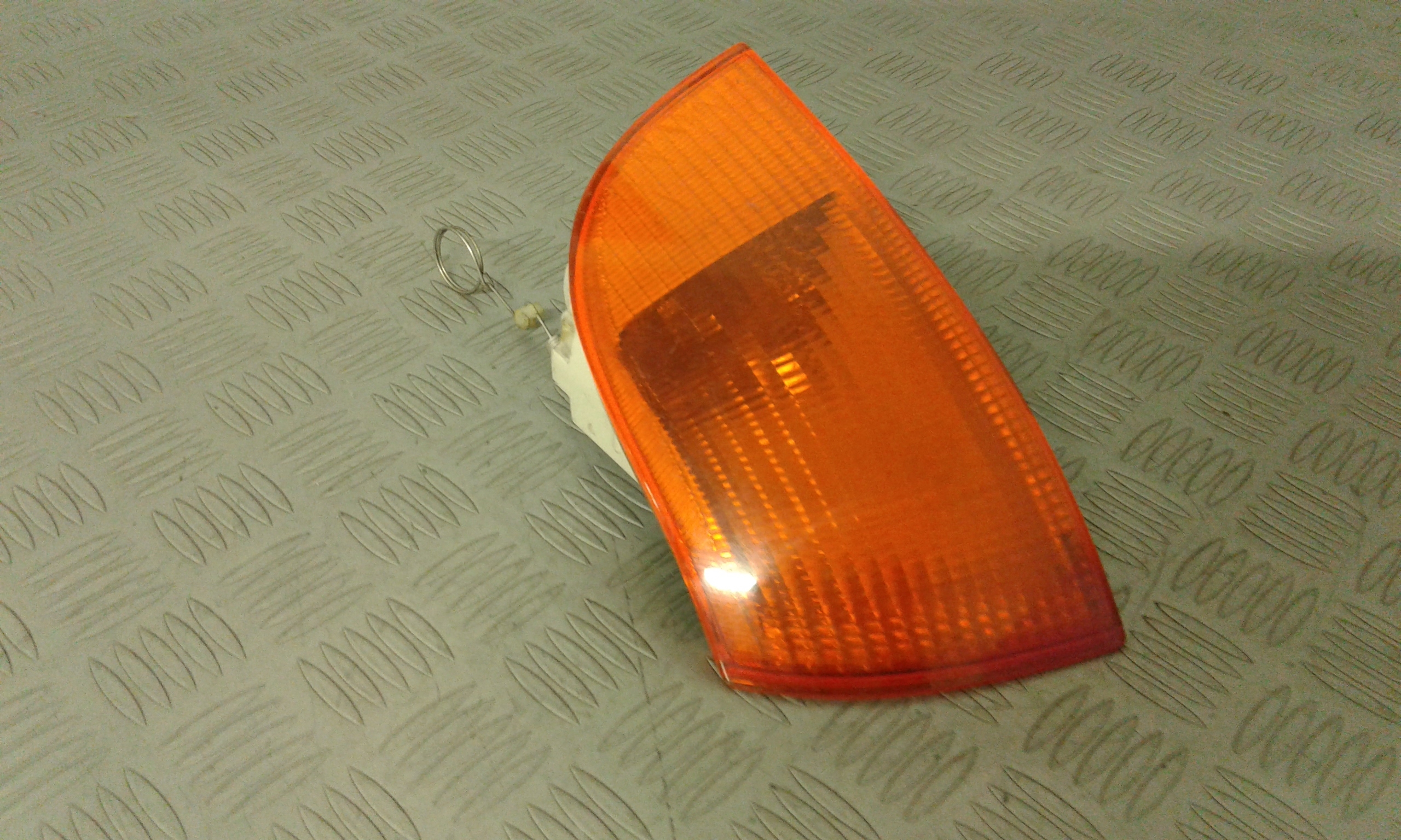 Freccia SX parafango FIAT Punto Berlina 3P