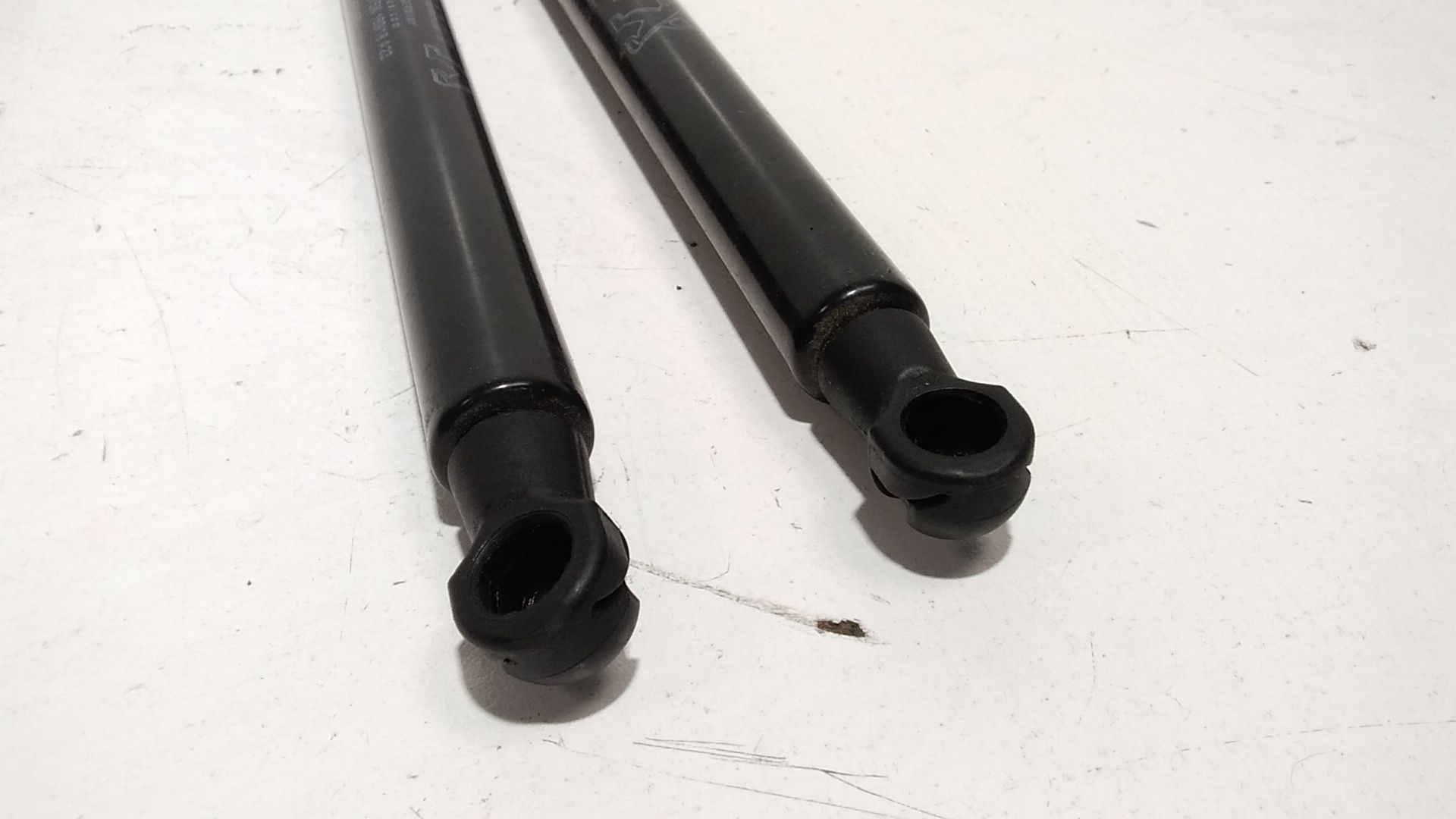 Pistoncini cofano Post. PEUGEOT 3008 GT Line (17>)