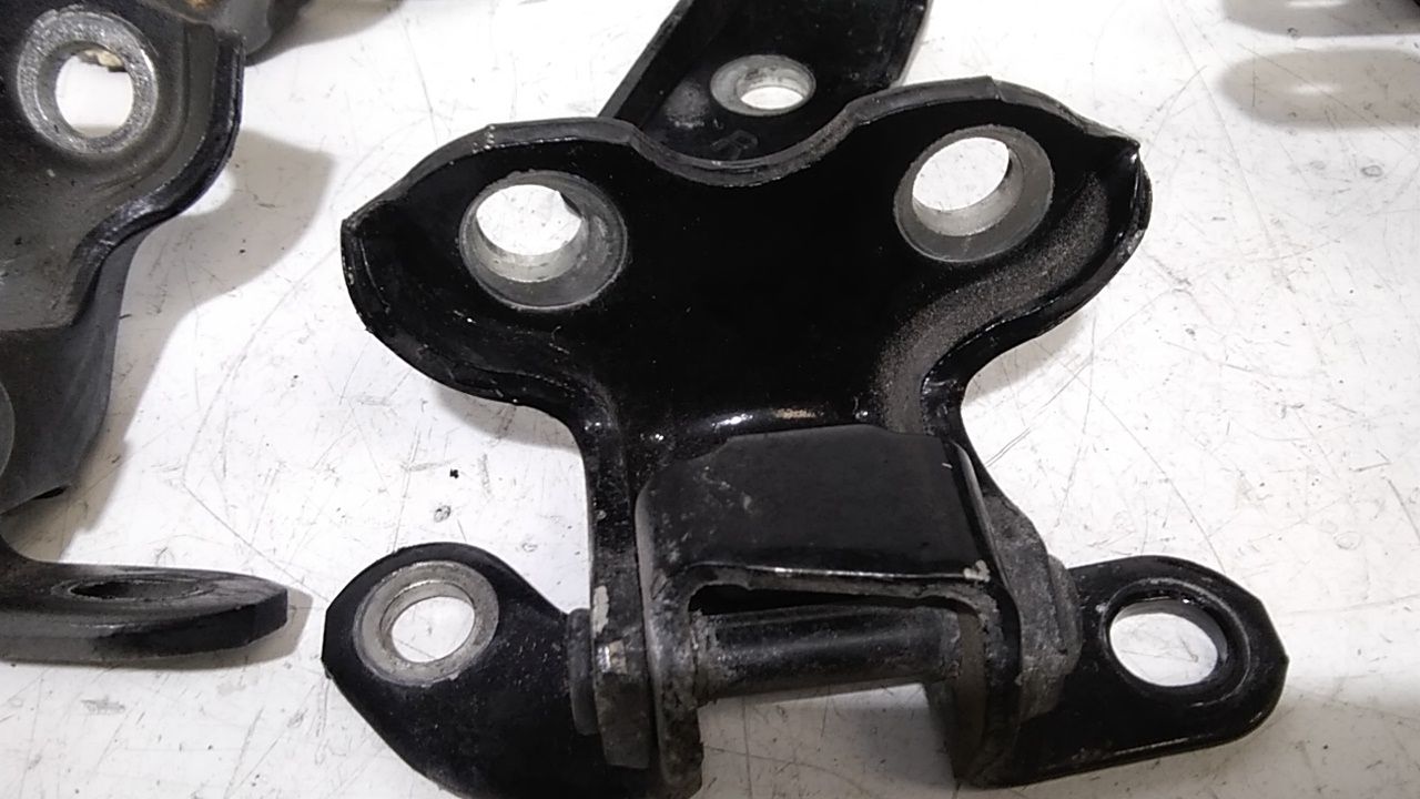 Cerniere Porte TOYOTA Rav4 4 Serie