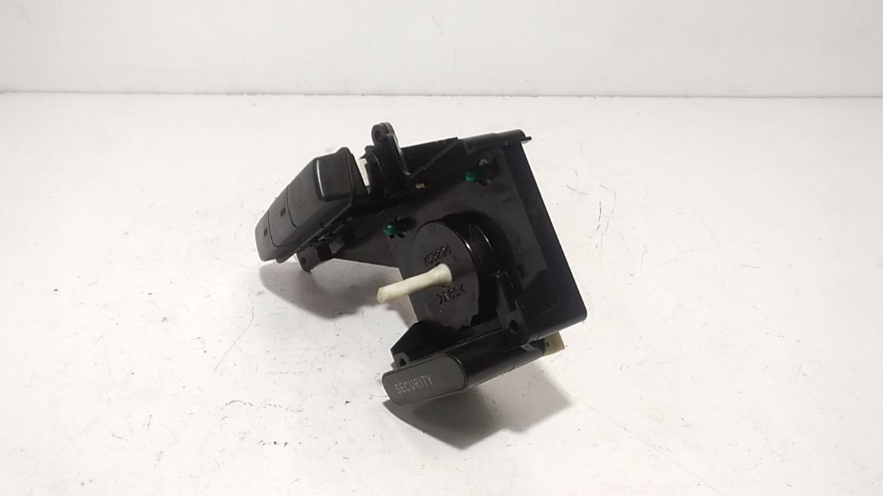 Pulsante luci di emergenza TOYOTA Yaris 2 Serie