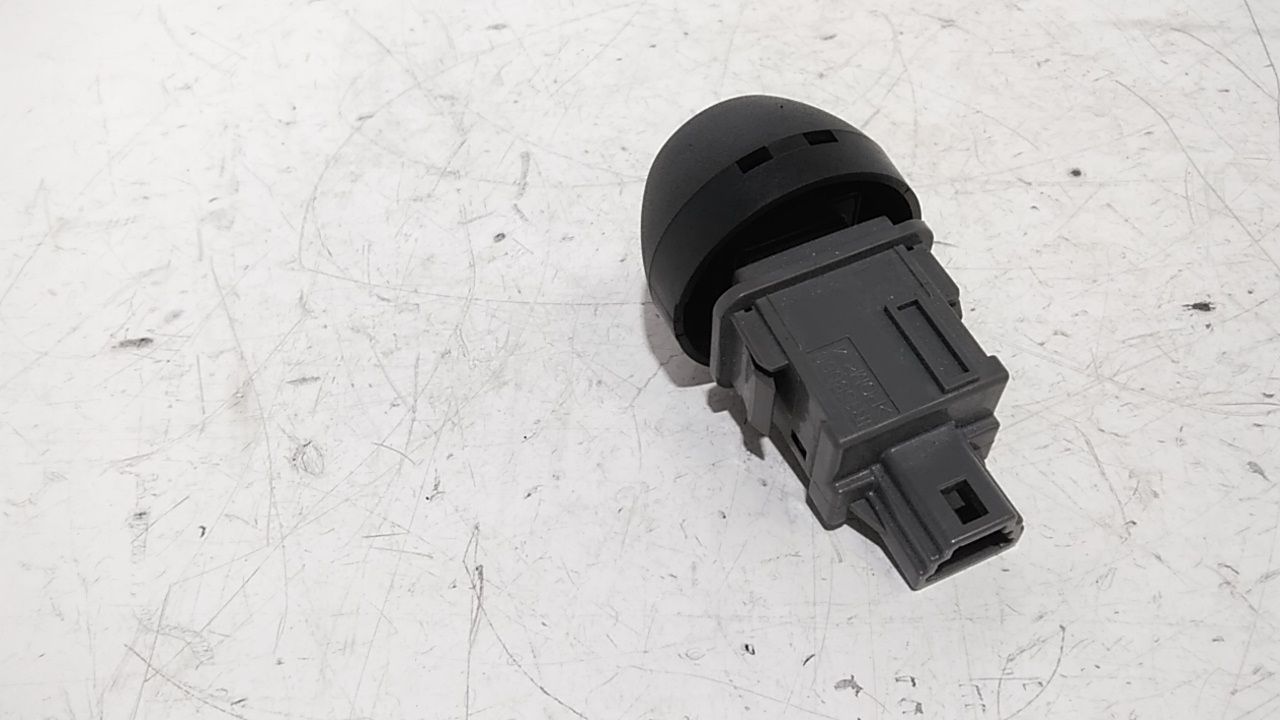 Pulsante luci di emergenza TOYOTA Rav4 4 Serie