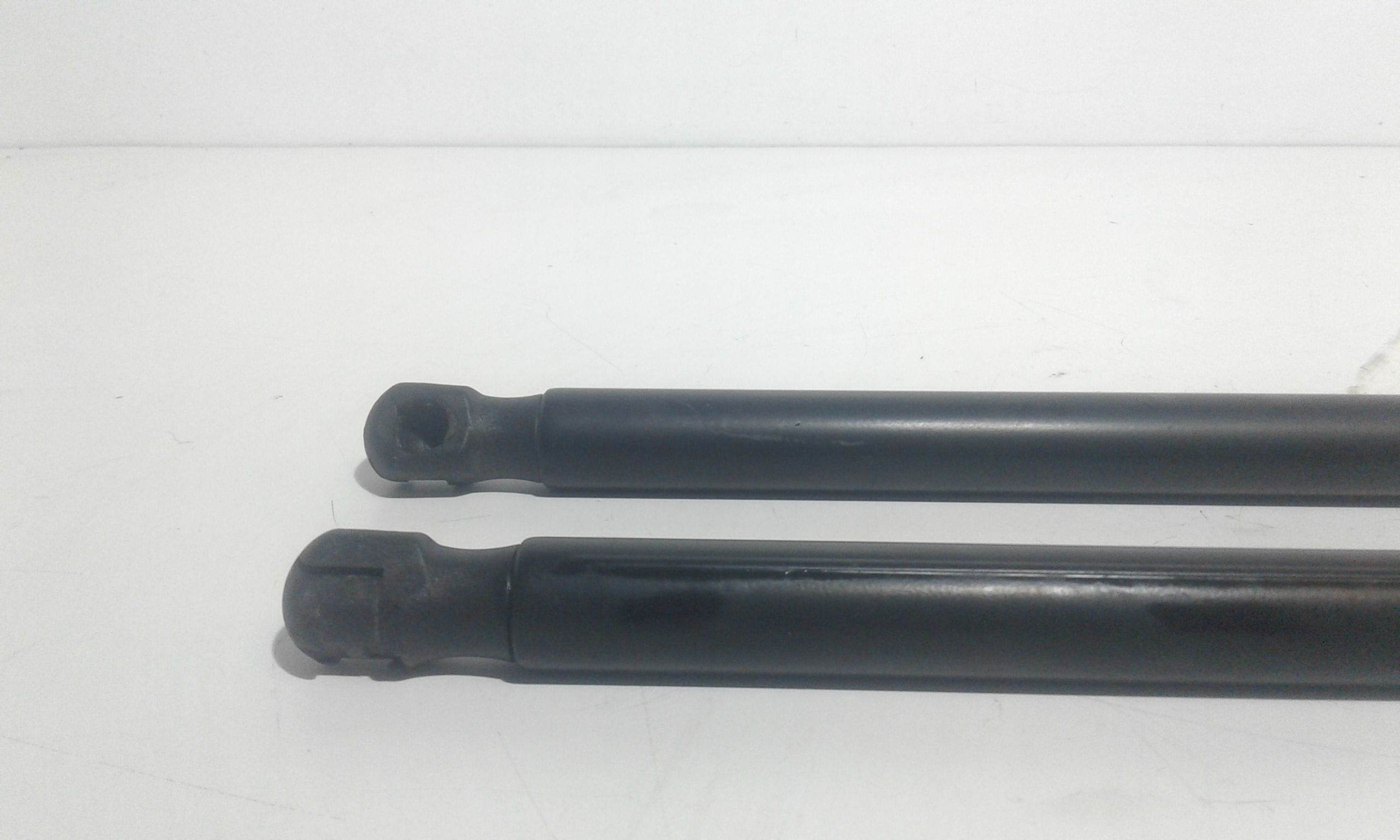 Pistoncini cofano Post. FORD Fiesta 6 Serie