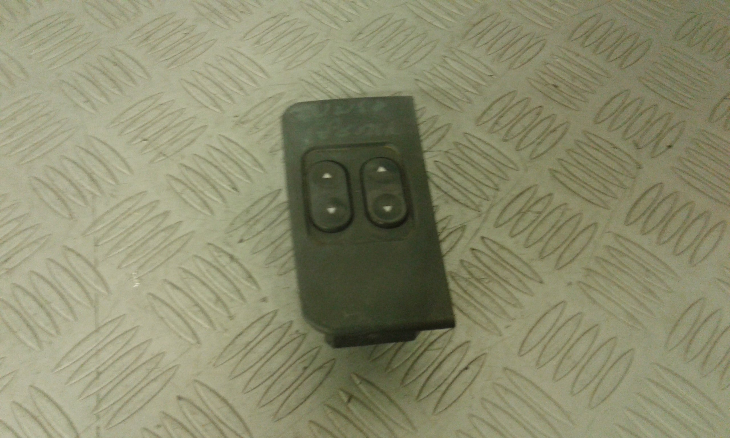 Pulsantiera Anteriore Sinistra Guida FIAT Punto Berlina 5P