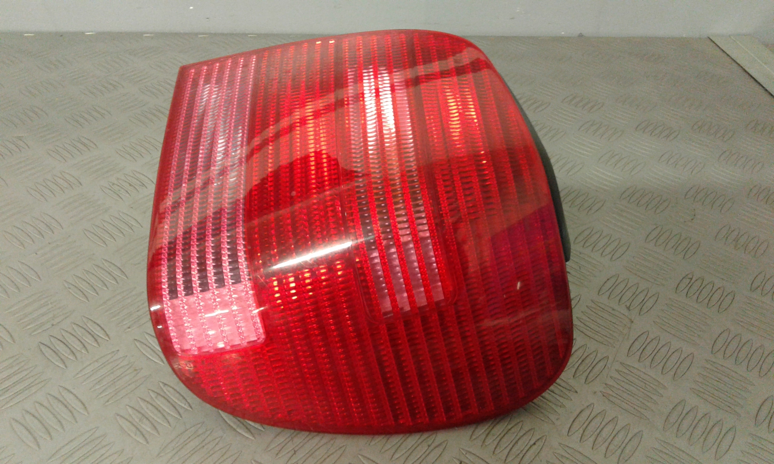 Stop posteriore Destro Passeggero VOLKSWAGEN Polo 3 Serie