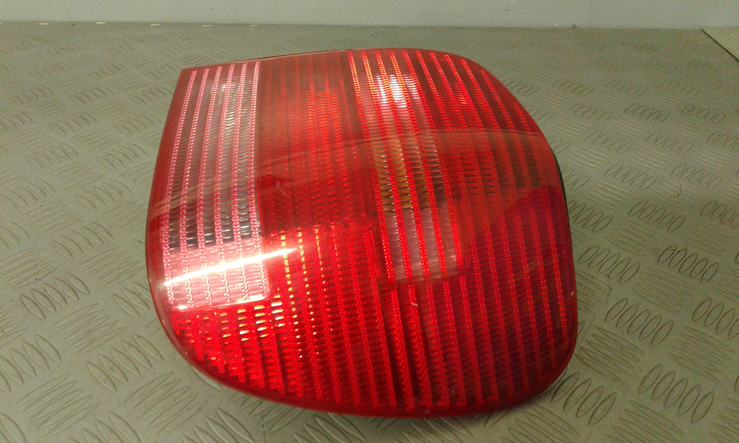 Stop posteriore Destro Passeggero VOLKSWAGEN Polo 3 Serie