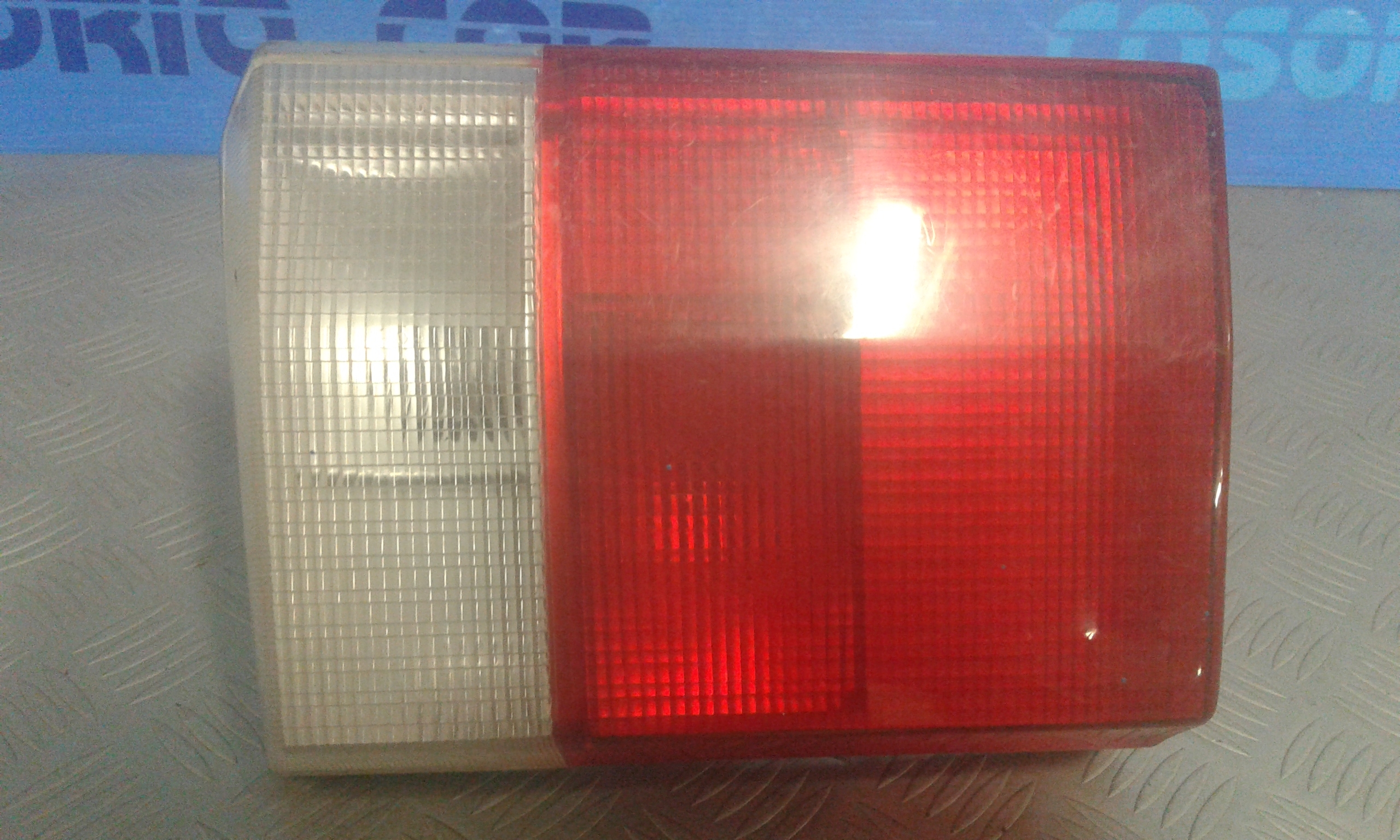 Stop Posteriore Sinistro Integrato nel Portello AUDI 80 Berlina