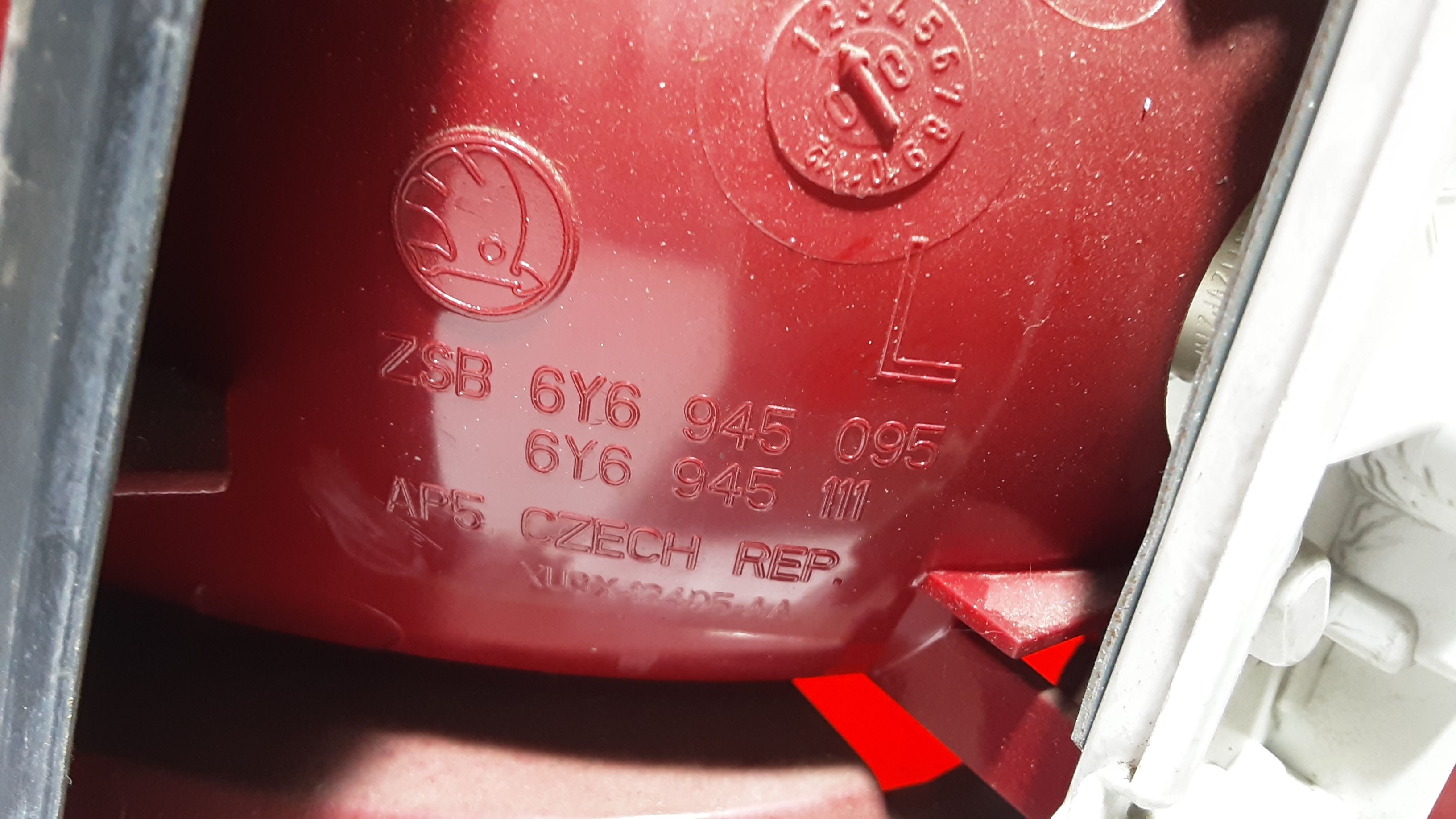 Stop fanale Posteriore sinistro lato Guida SKODA Fabia Berlina 1 Serie