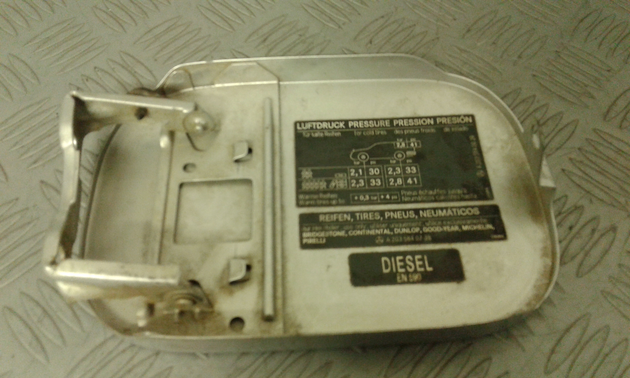 Sportellino Carburante MERCEDES Classe C Berlina W203