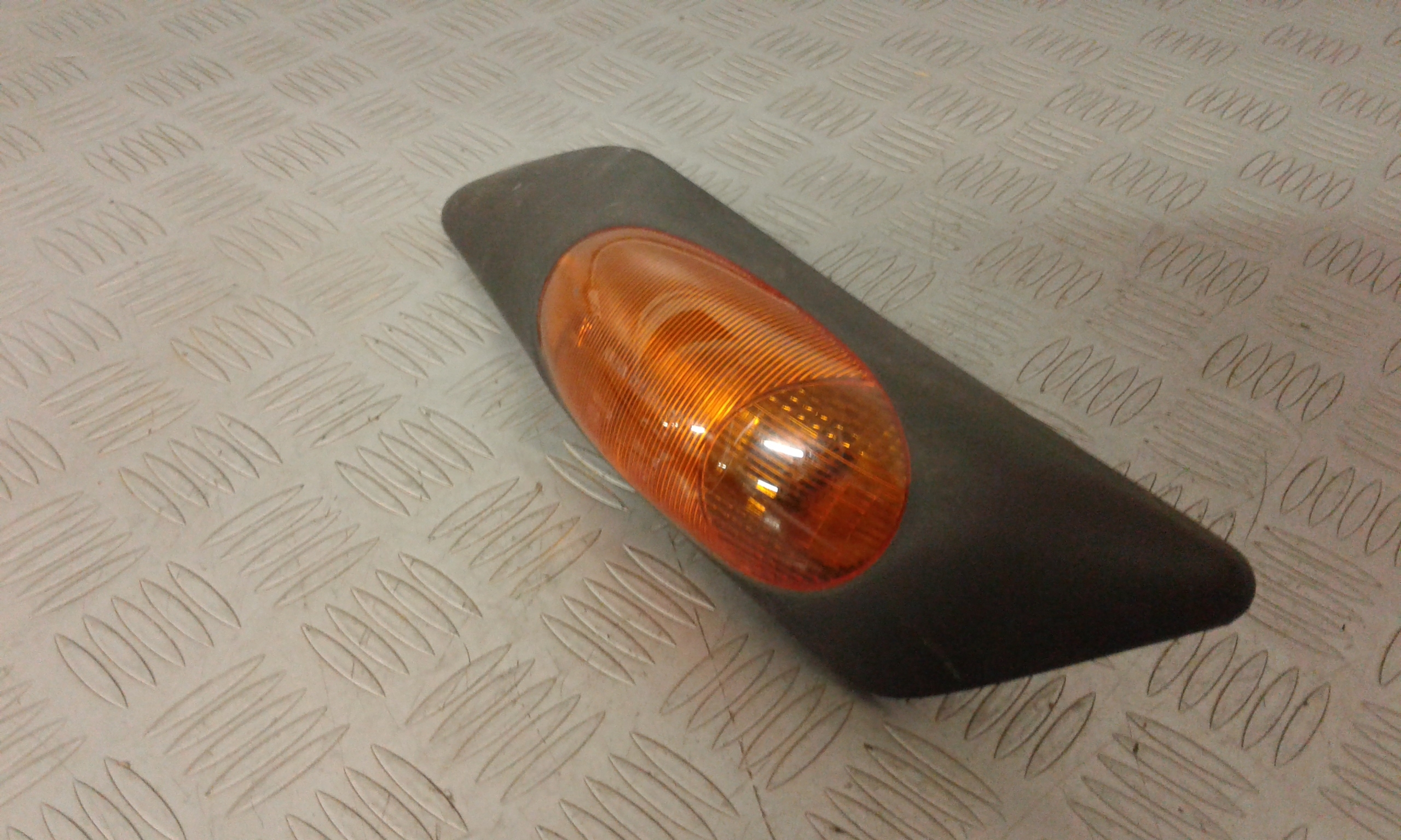 Freccia SX parafango IVECO Daily 3 Serie