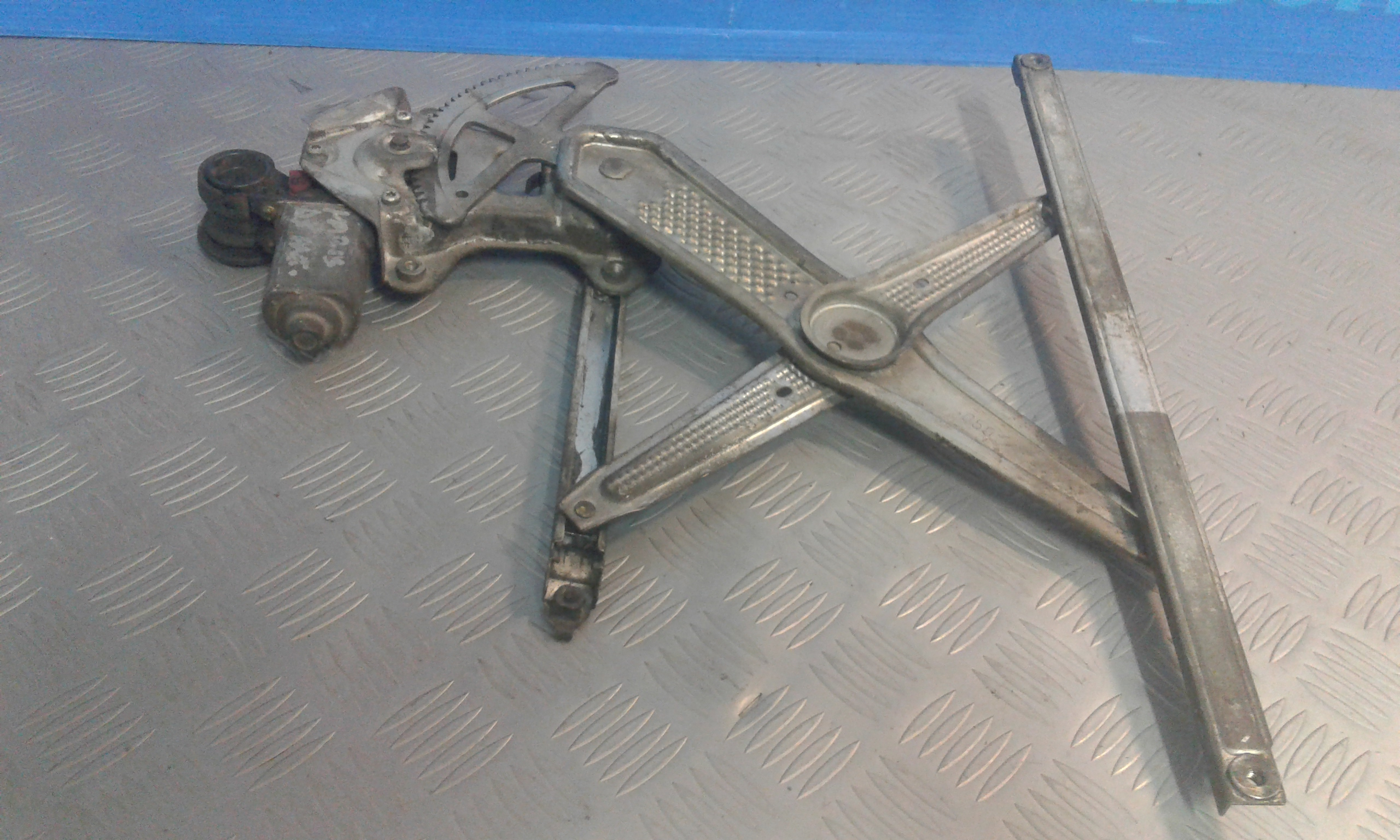 Cremagliera anteriore destra passeggero TOYOTA Yaris 1 Serie