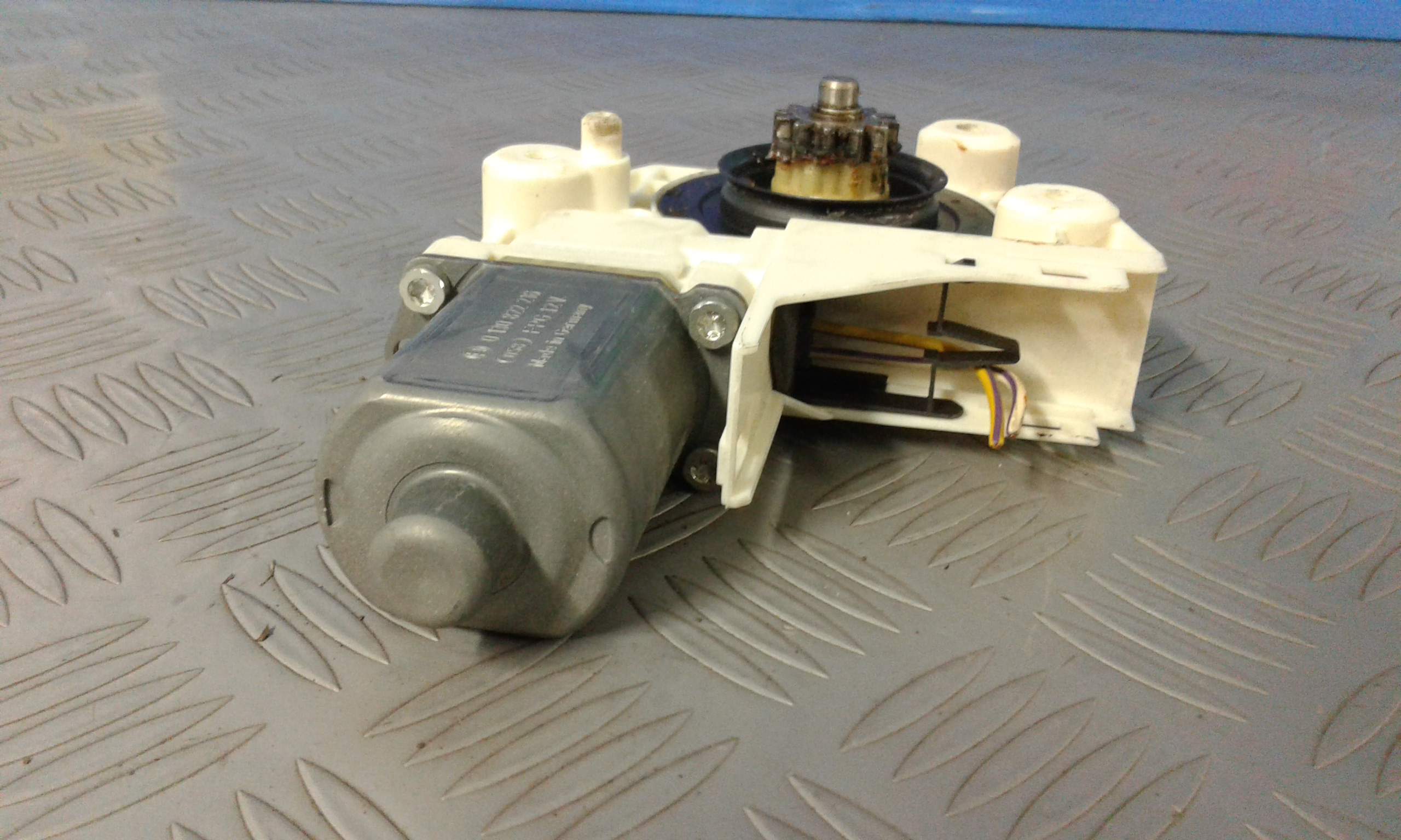 Motorino Alzavetro anteriore destra FORD Focus Berlina 3 Serie