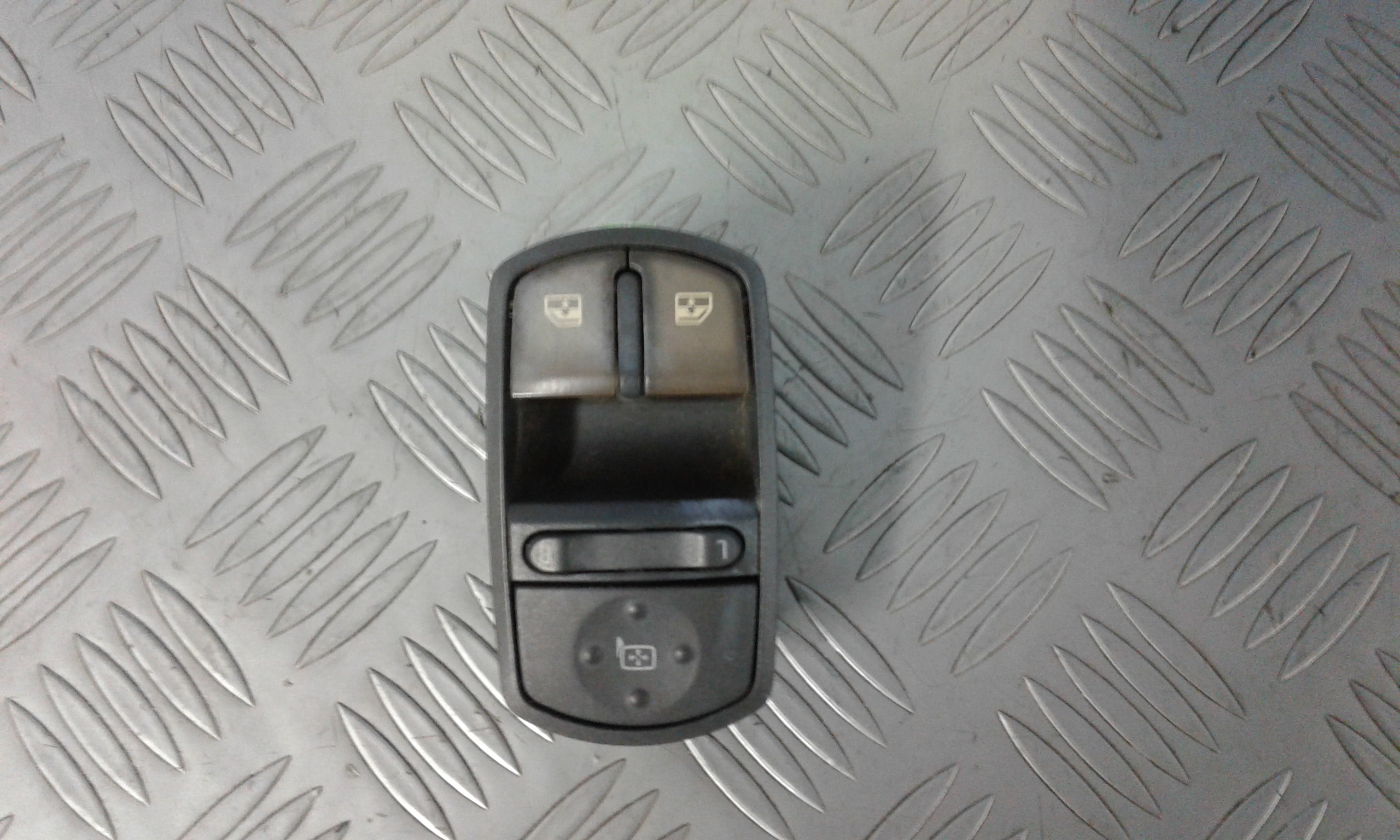 Pulsantiera Anteriore Sinistra Guida OPEL Corsa D 3P 1 Serie