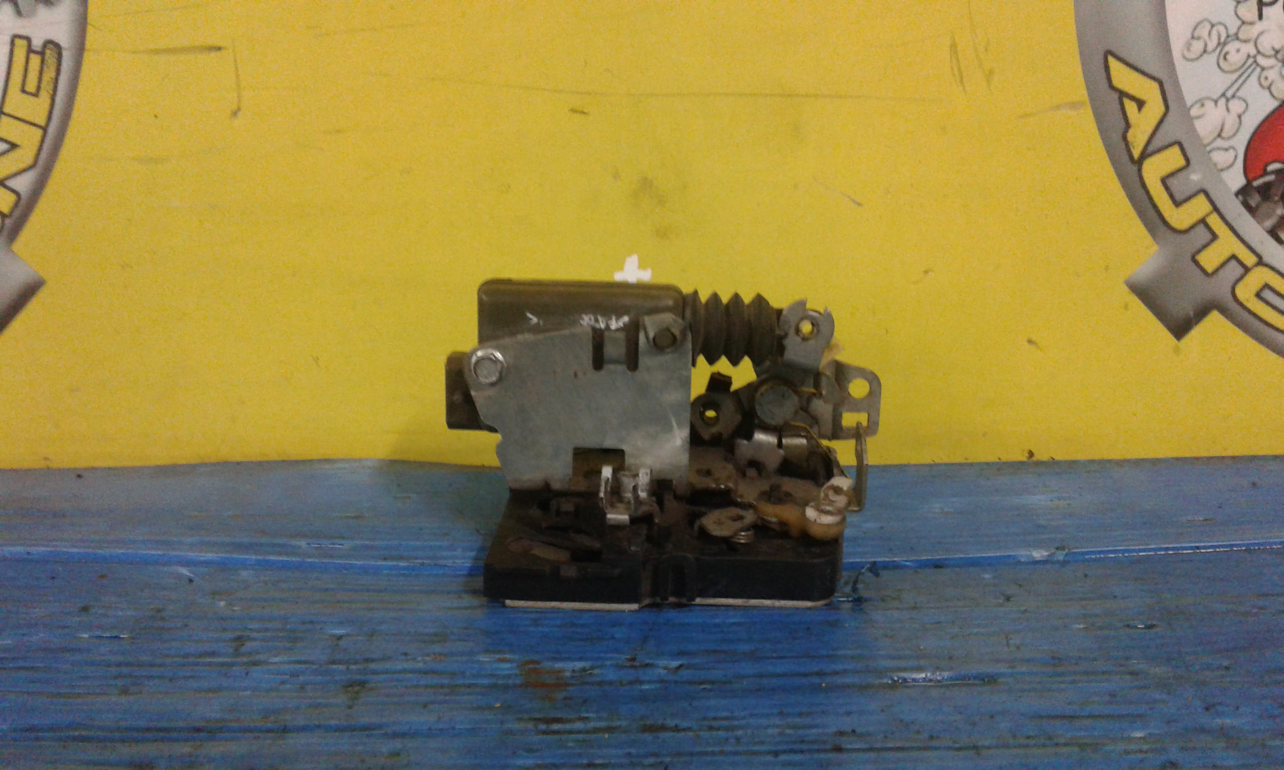 Serratura Anteriore Sinistra IVECO Daily 4 Serie