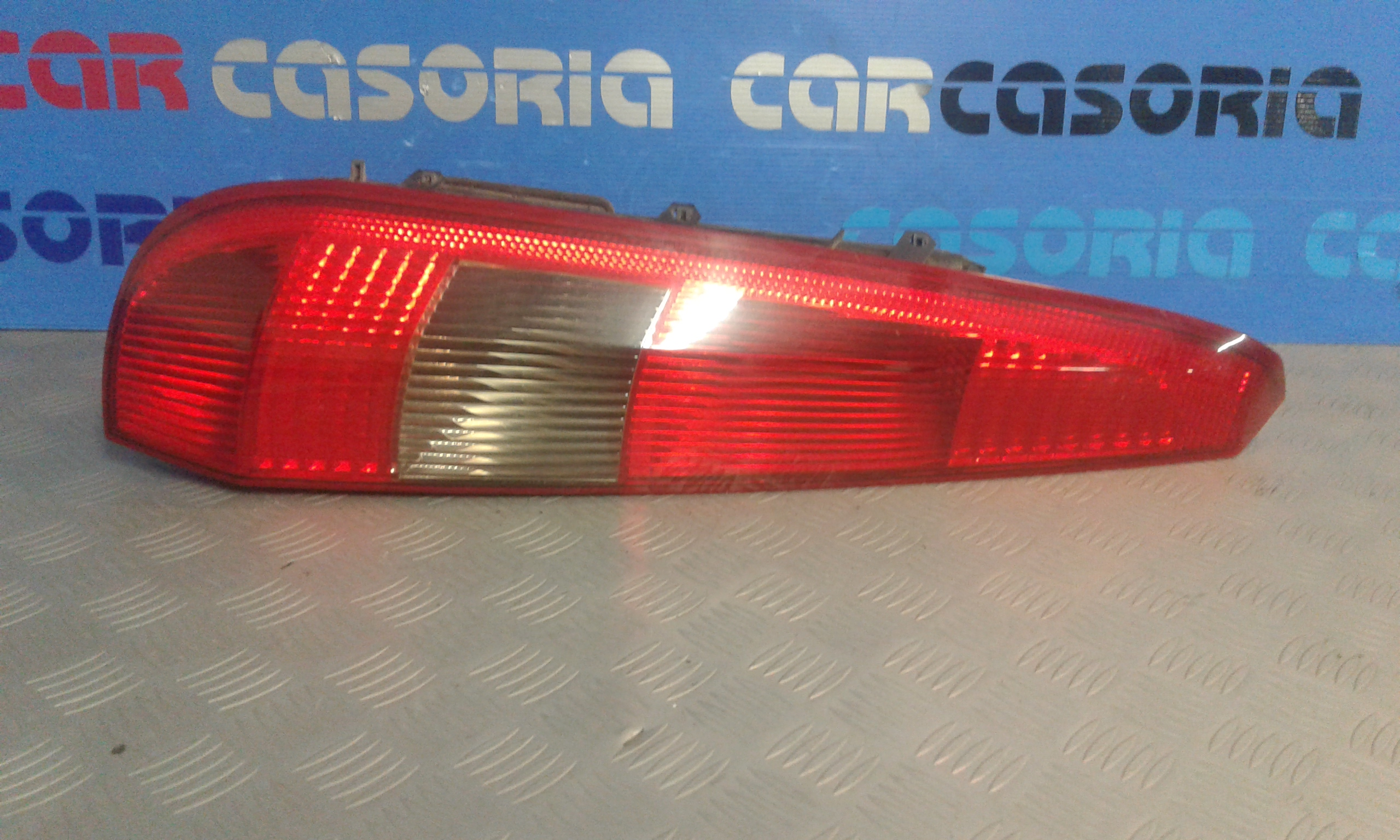 Stop Posteriore sinistro lato Guida FORD Fiesta 4 Serie