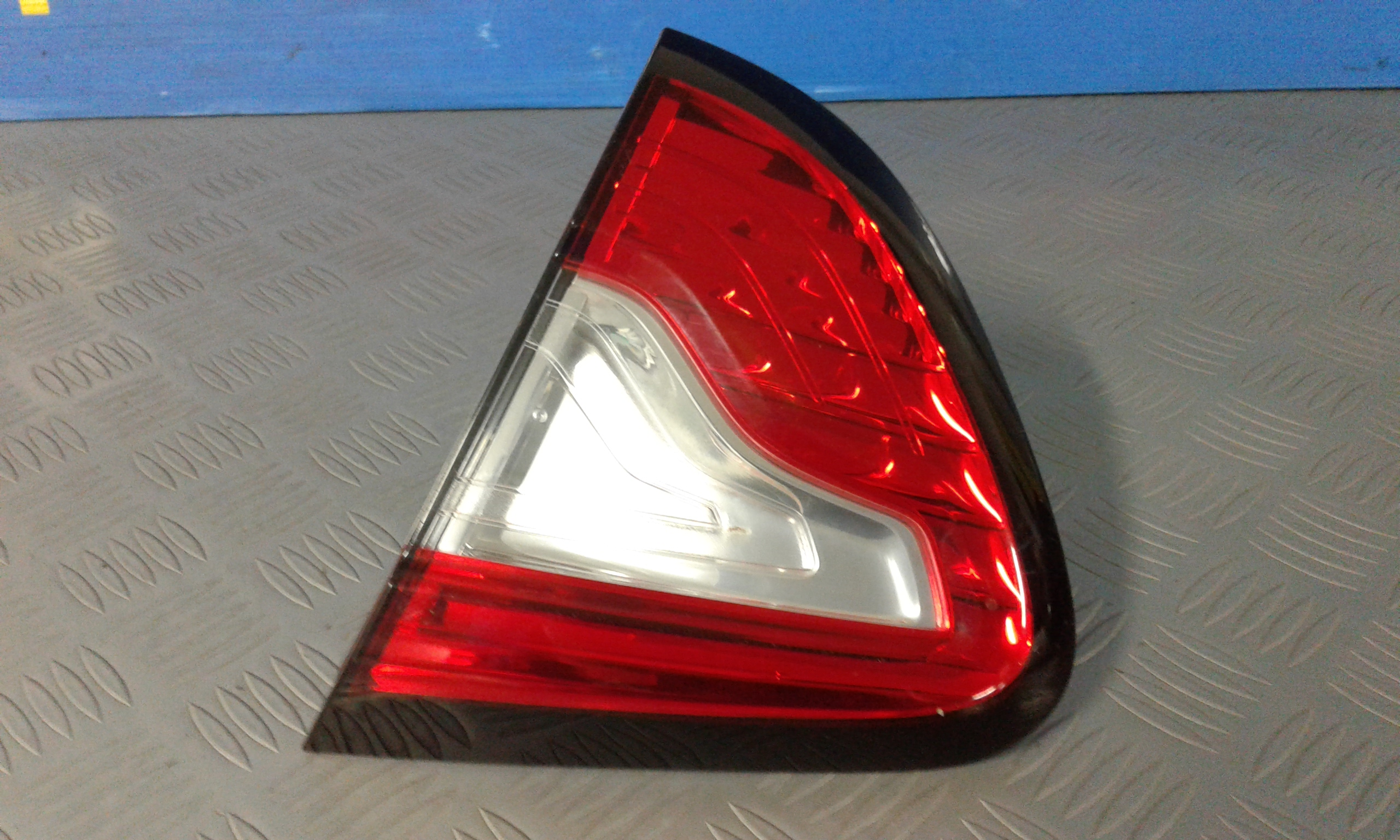 Stop Posteriore Destro Integrato nel Portello RENAULT Captur Serie