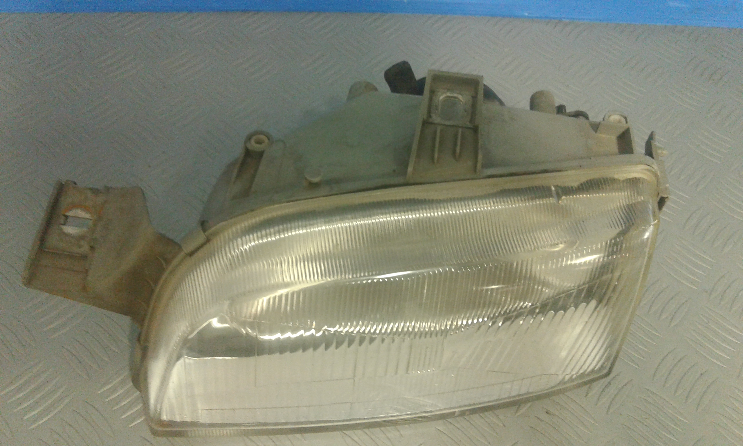 Faro anteriore Sinistro Guida FIAT Punto Berlina 5P