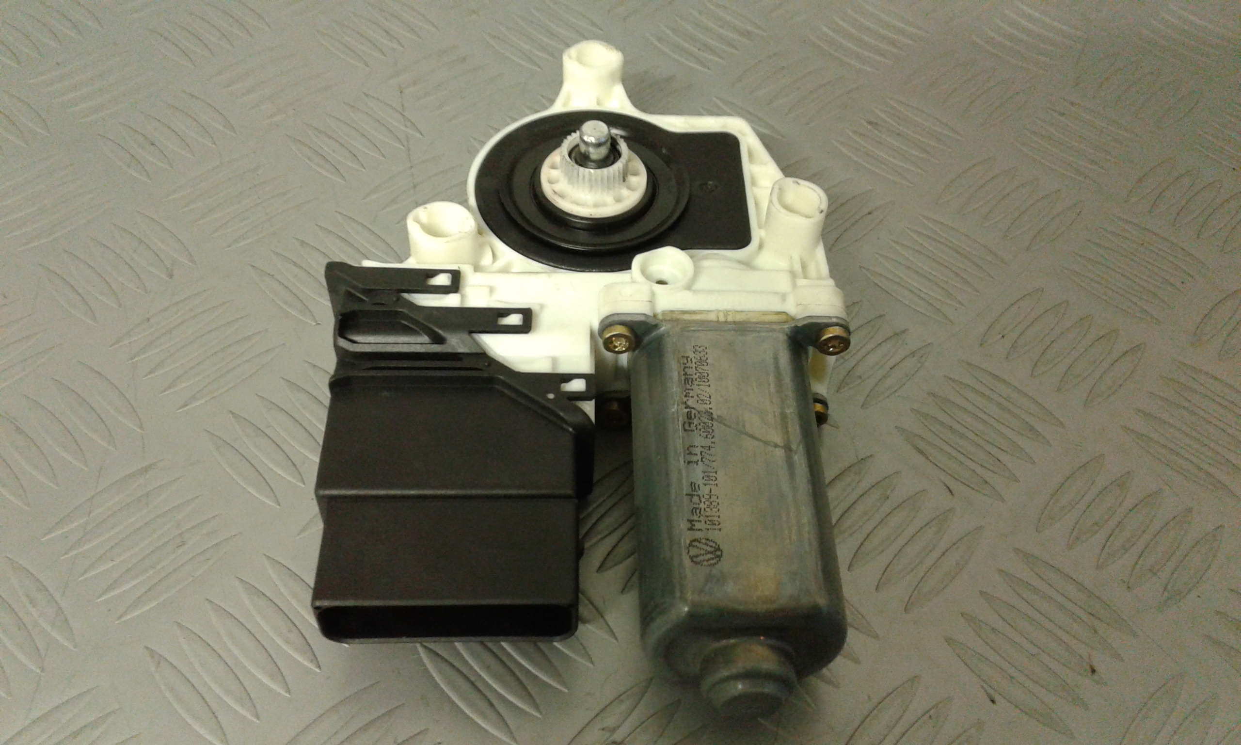 Motorino Alzavetro posteriore Sinistro VOLKSWAGEN Golf 4 Berlina