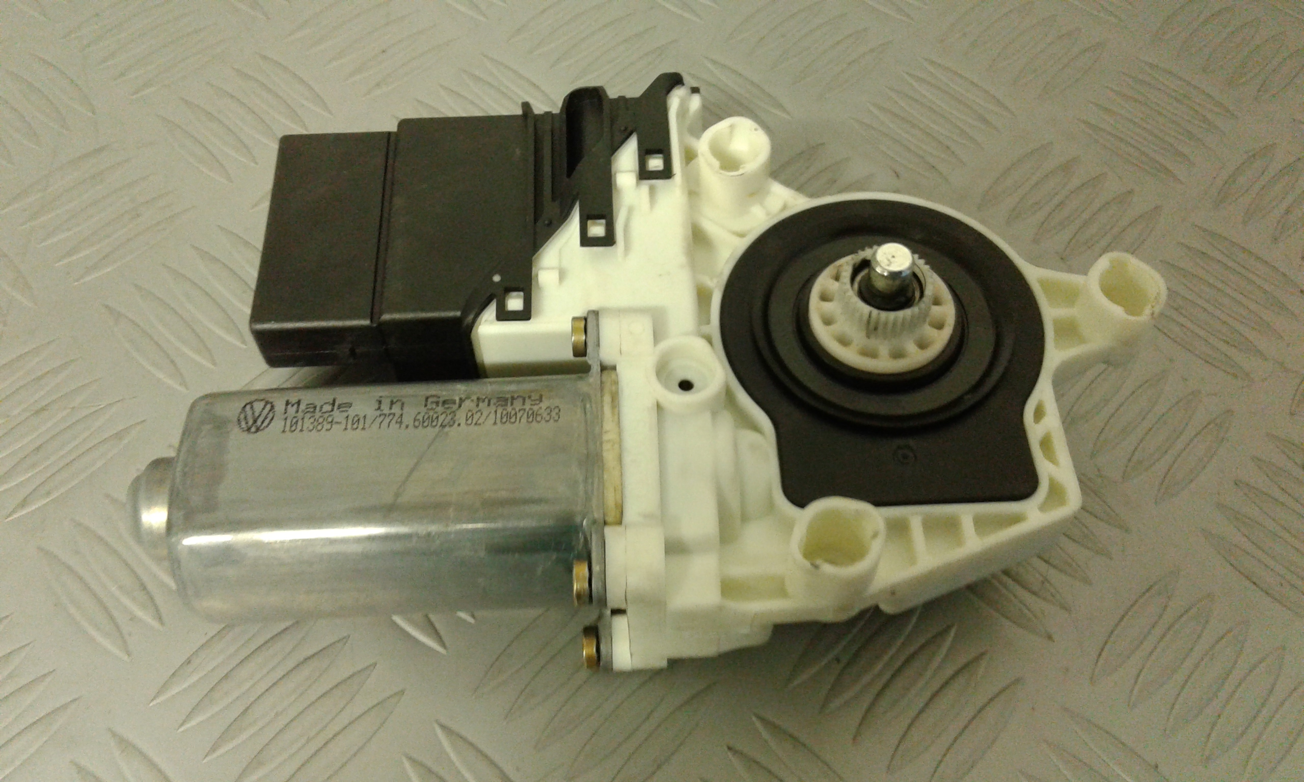 Motorino Alzavetro posteriore Sinistro VOLKSWAGEN Golf 4 Berlina