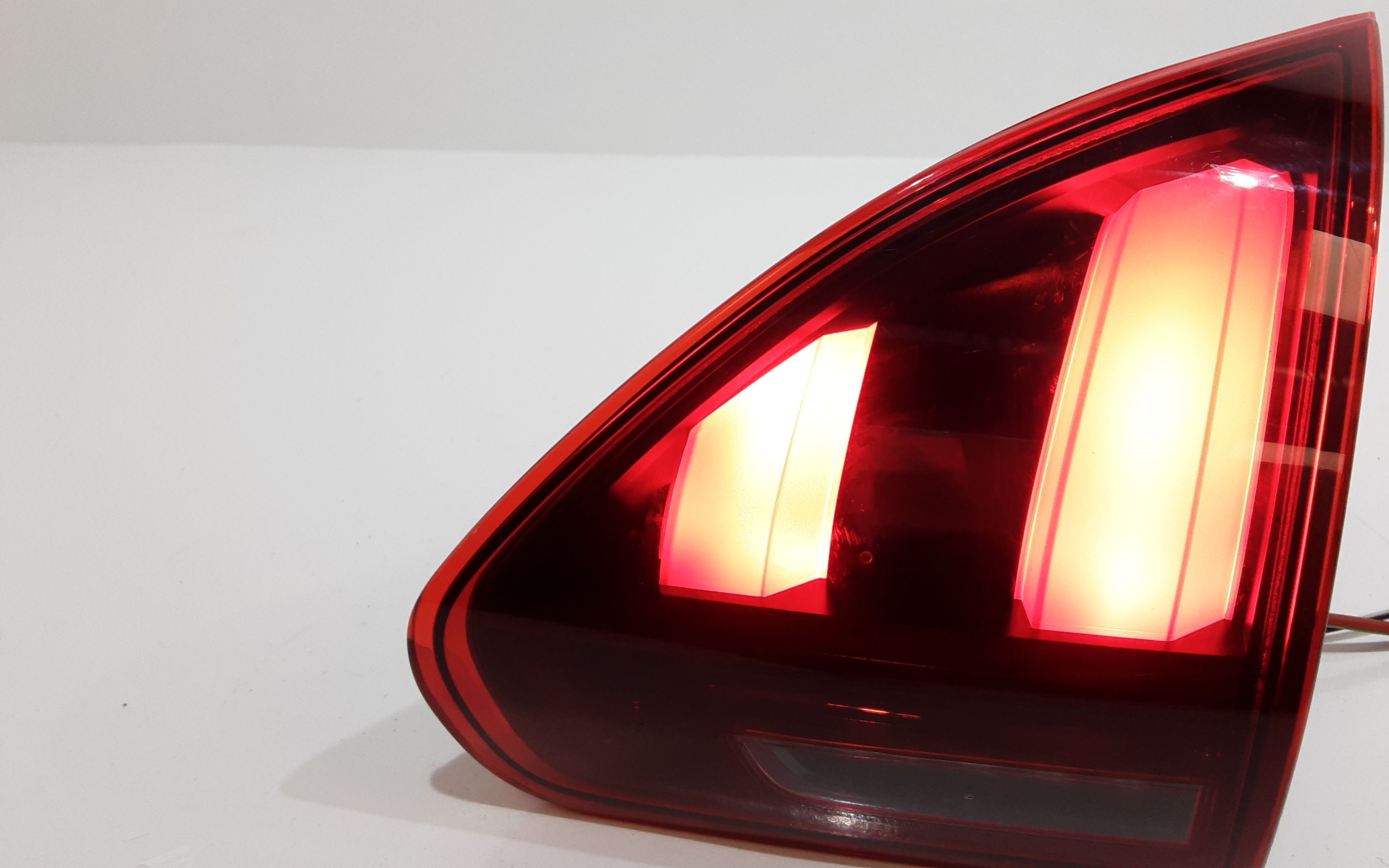 Stop Posteriore Destro Integrato nel Portello PEUGEOT 2008 1 Serie