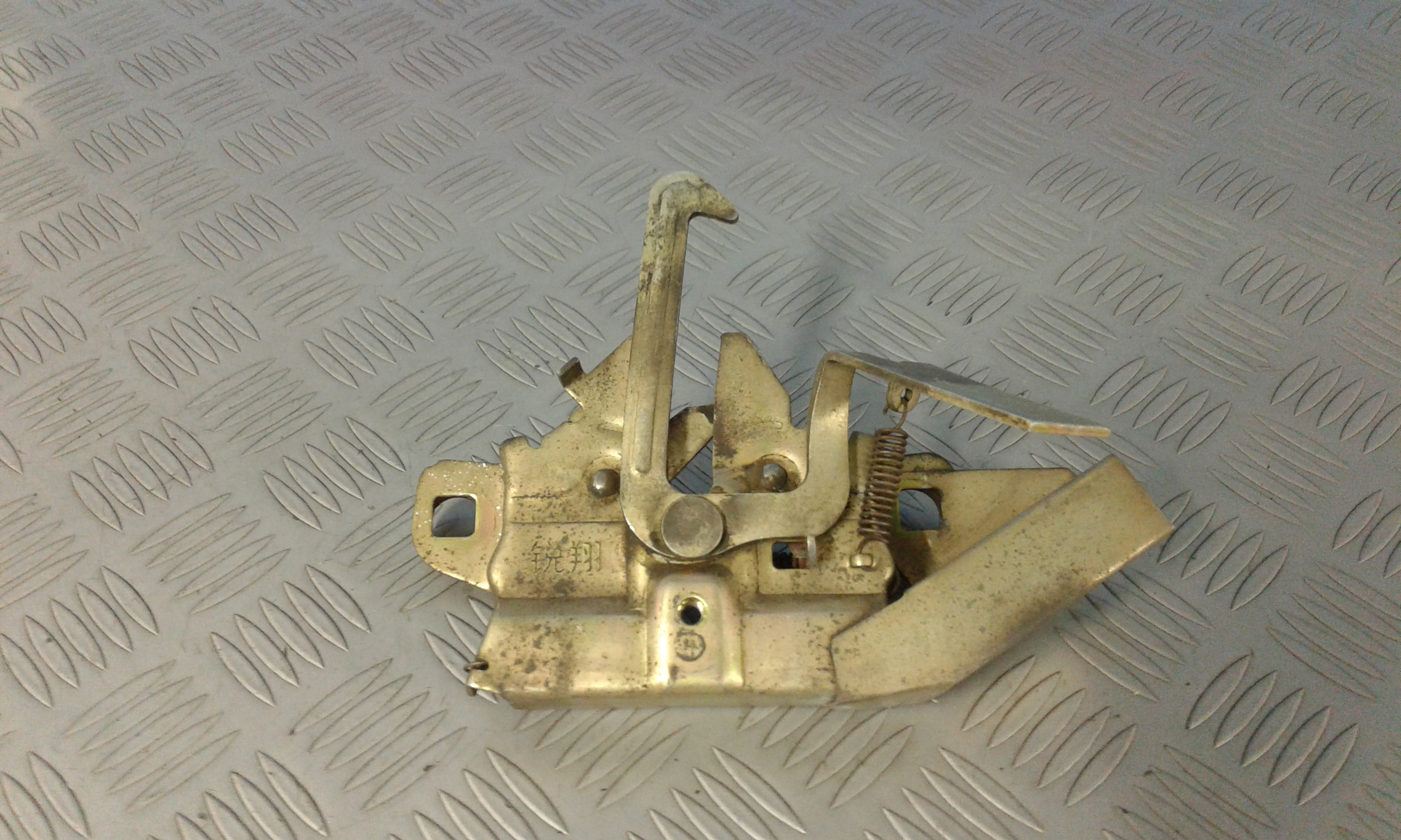 Serratura cofano anteriore GAC GONOW GX6 Serie