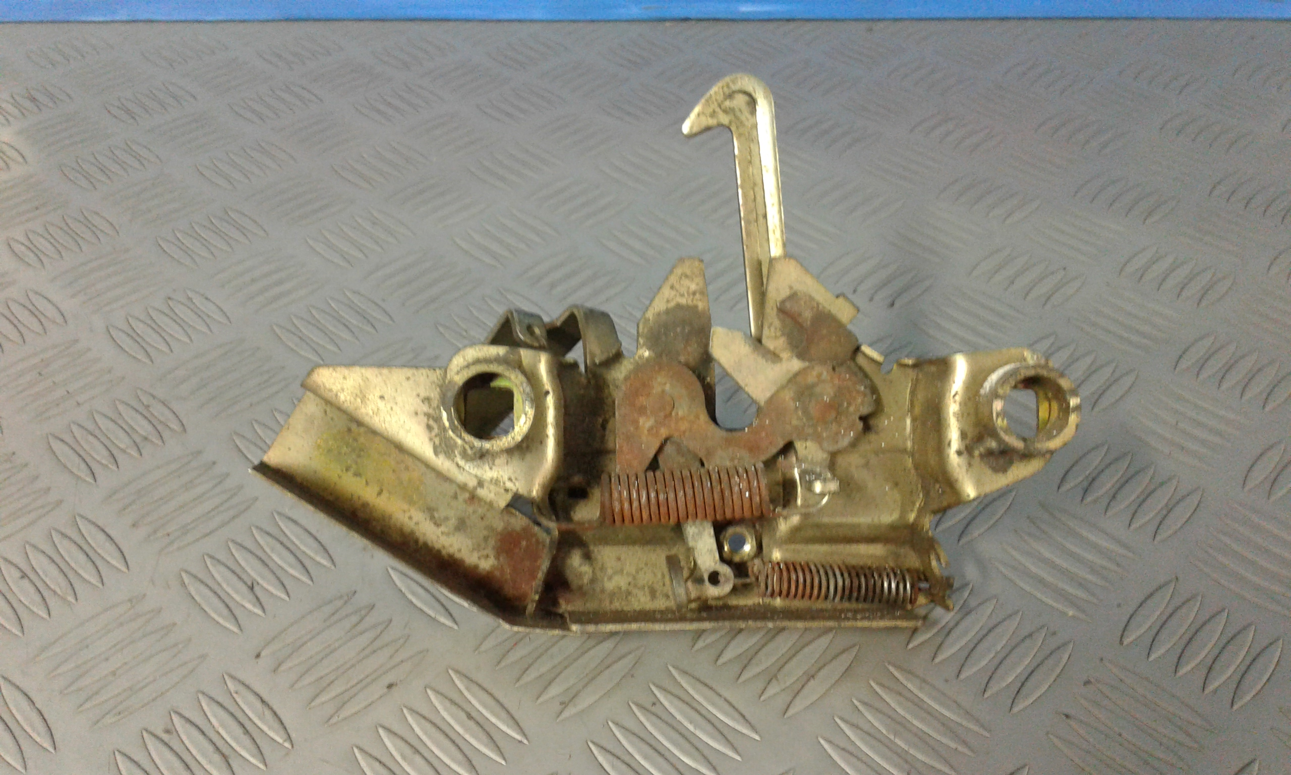 Serratura cofano anteriore GAC GONOW GX6 Serie