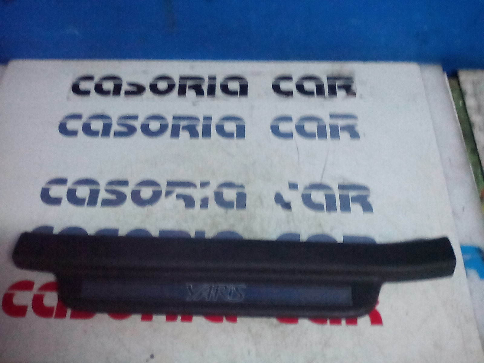 Batticalcagno anteriore sinistro TOYOTA Yaris 1 Serie